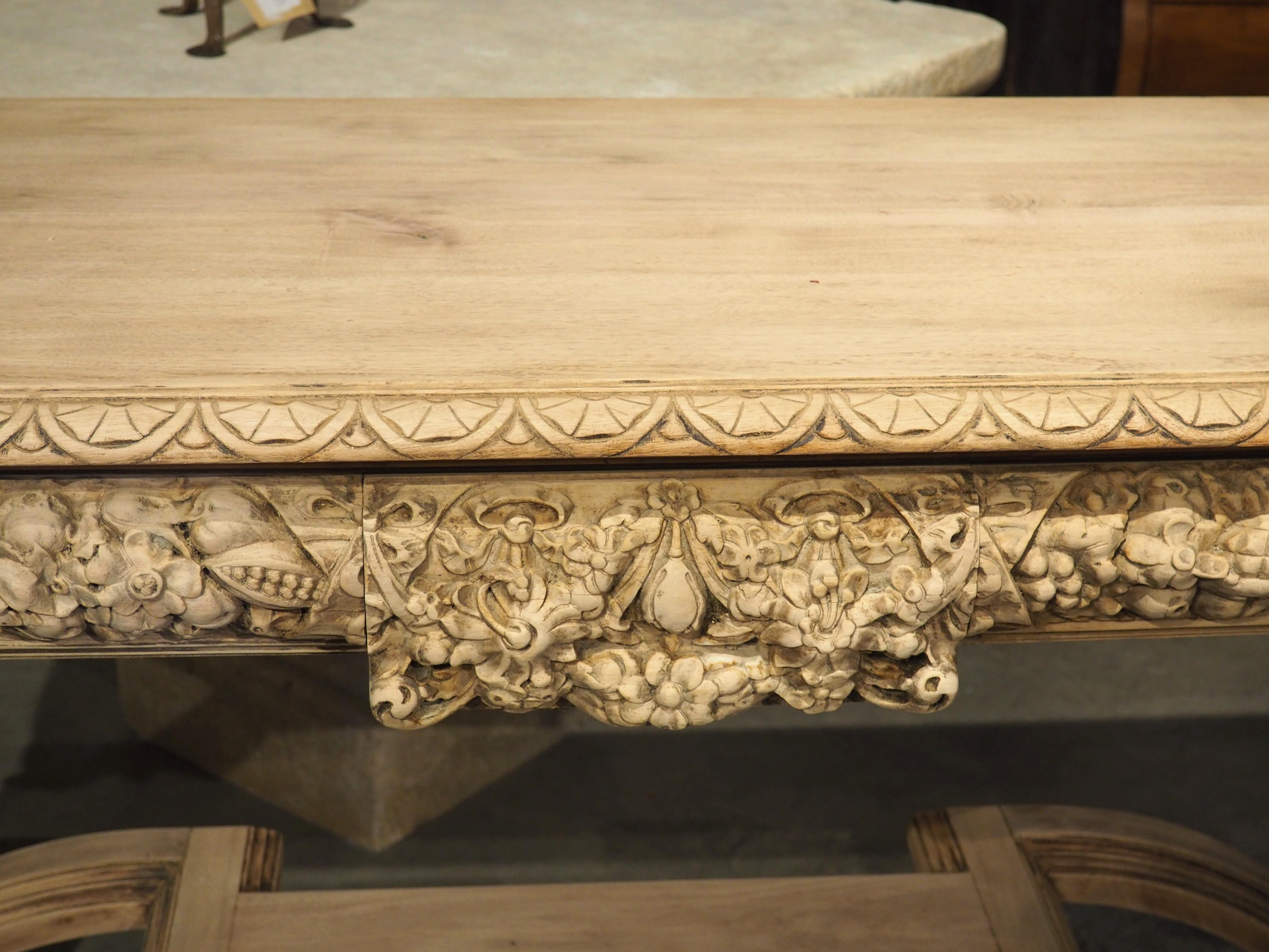 Table console ancienne en bois de noyer blanchi, fin des années 1800 en vente 2