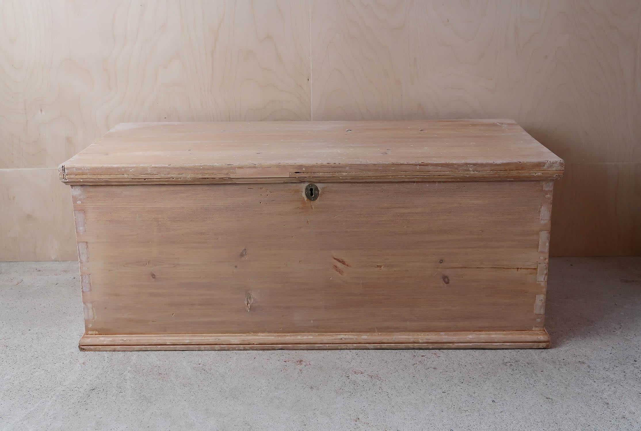 Delightful pine chest.

Makes a great coffee table

Wonderful simplicity and great colors. There is a rather nice slight red ochre tint to the piece

Original hardware

The lock is missing. 

Free UK shipping.






