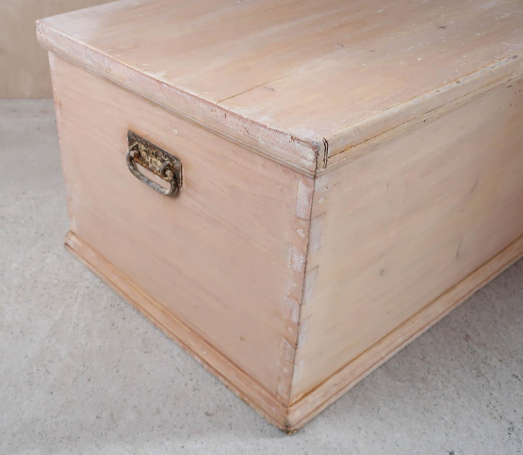 Antique Bleached Pine Blanket Chest, English, 19th Century In Good Condition For Sale In St Annes, Lancashire