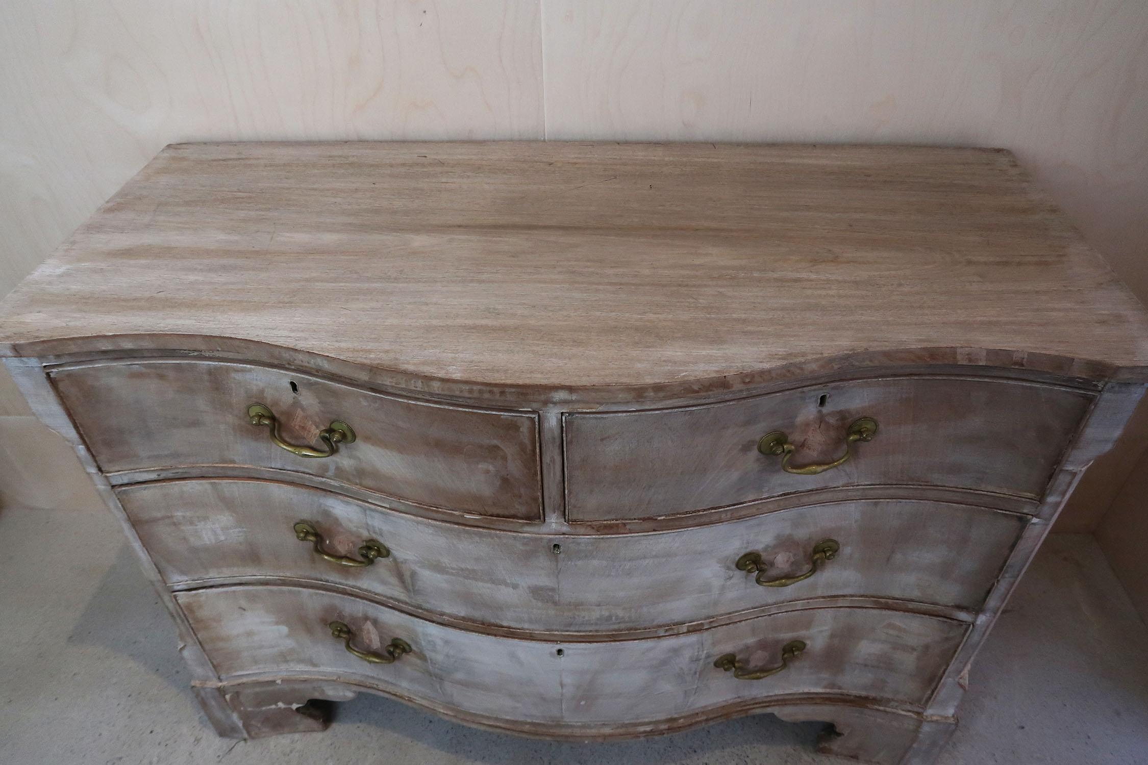 Antique Bleached Serpentine Fronted Commode, English C.1780 In Good Condition In St Annes, Lancashire