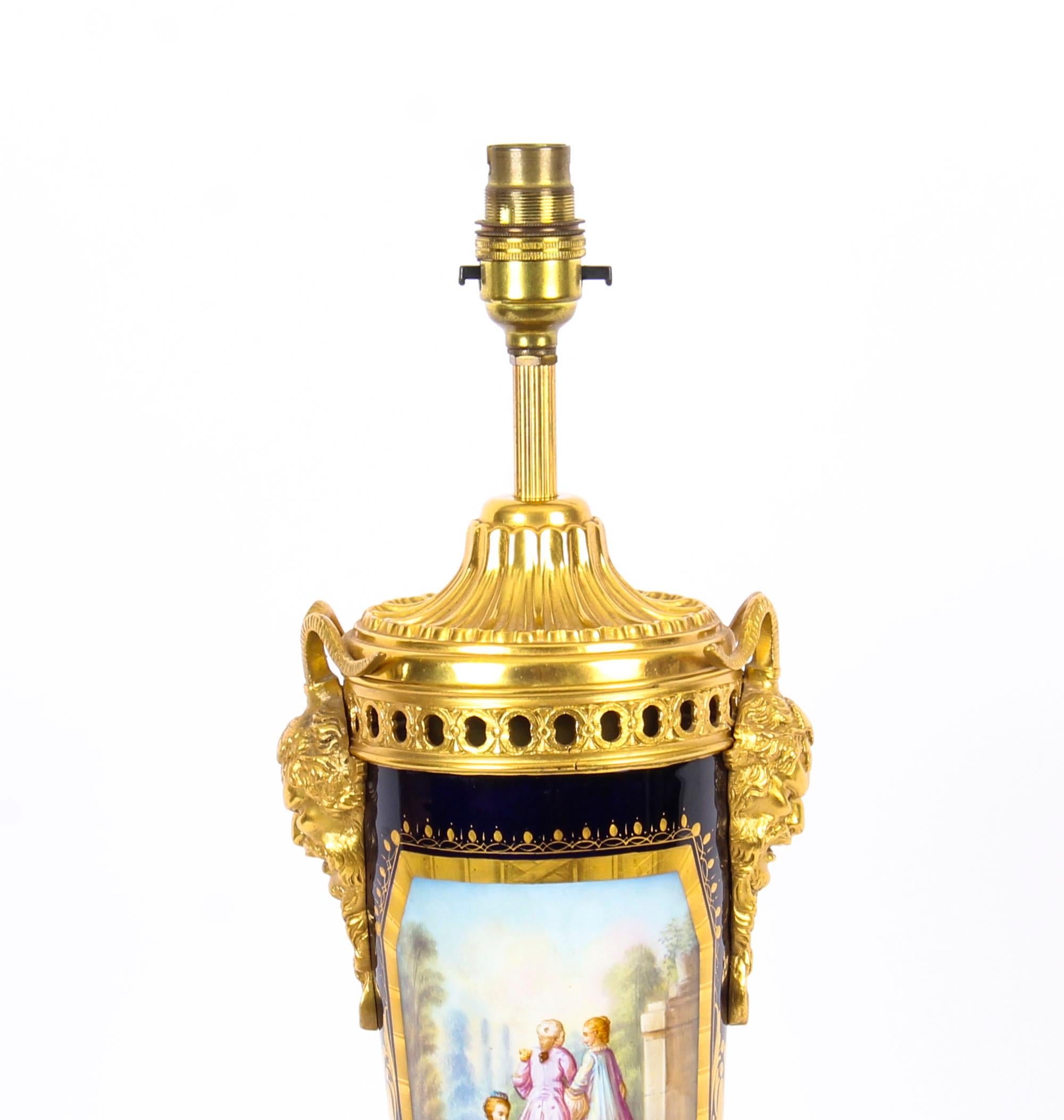 Hand-Painted Antique Bleu Royale Sèvres Porcelain Ormolu Table Lamp, 19th Century For Sale