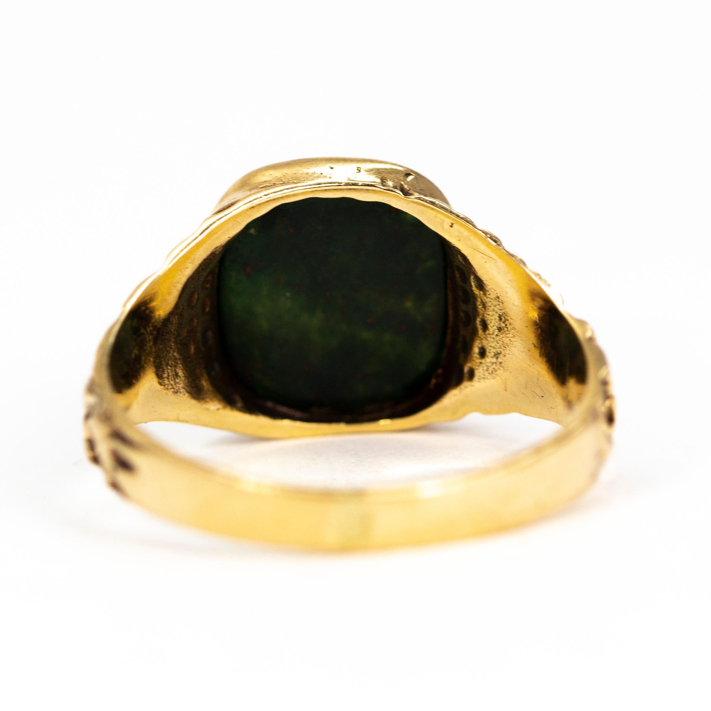 Antique Bloodstone and 9 Carat Gold Signet Ring In Good Condition In Chipping Campden, GB