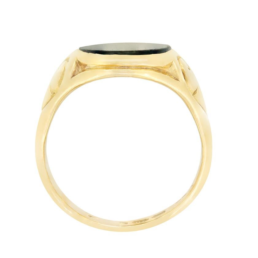 Antique Bloodstone Signet Ring, hallmarked 1919 In Good Condition For Sale In London, GB