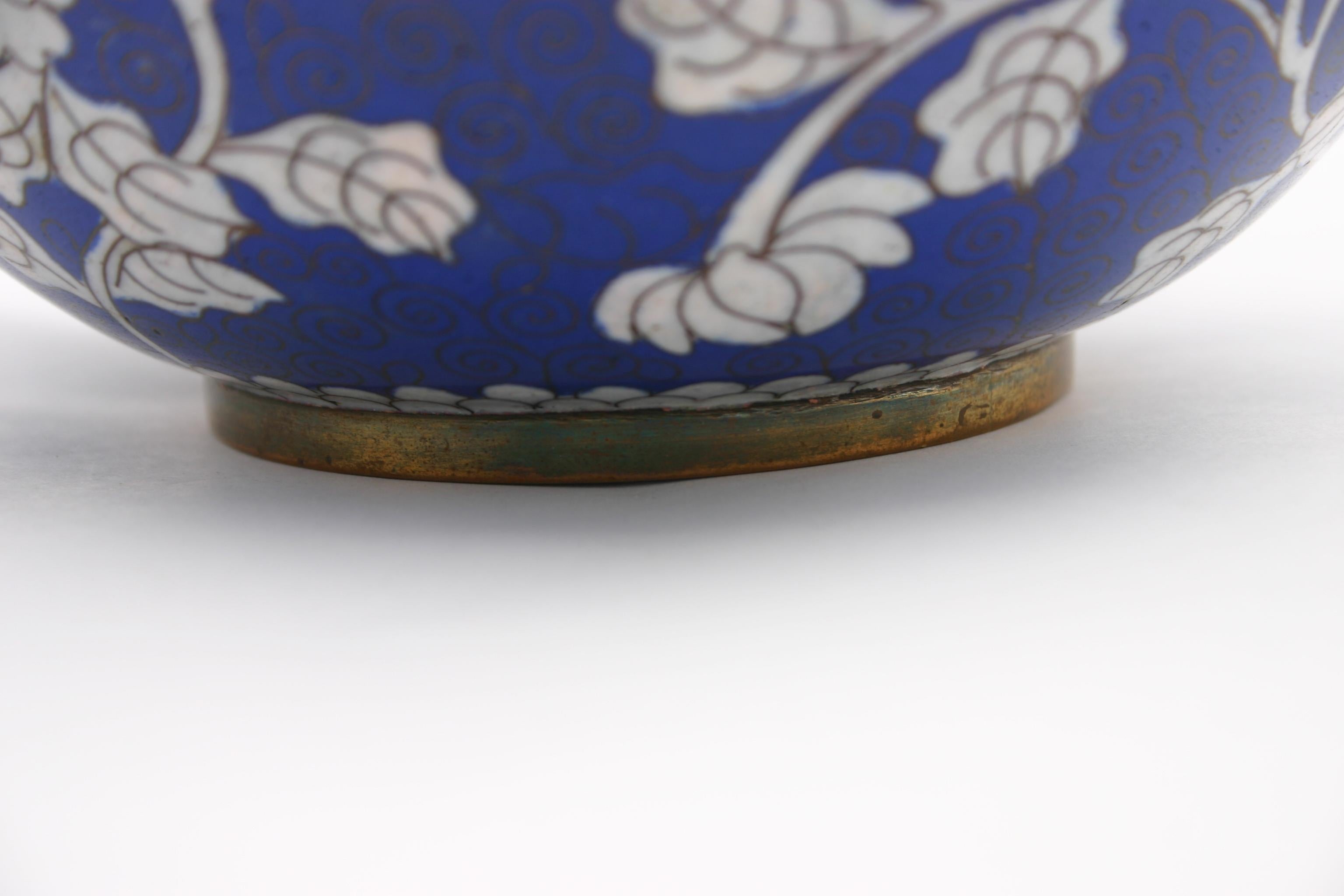 Antique Blue and White Chinese Cloisonné Chrysanthemum Ginger Jar 3