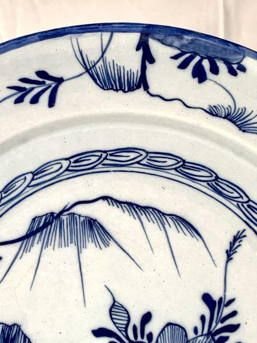 Antique Blue and White Delft Charger Hand-Painted in England circa 1765 For Sale 1
