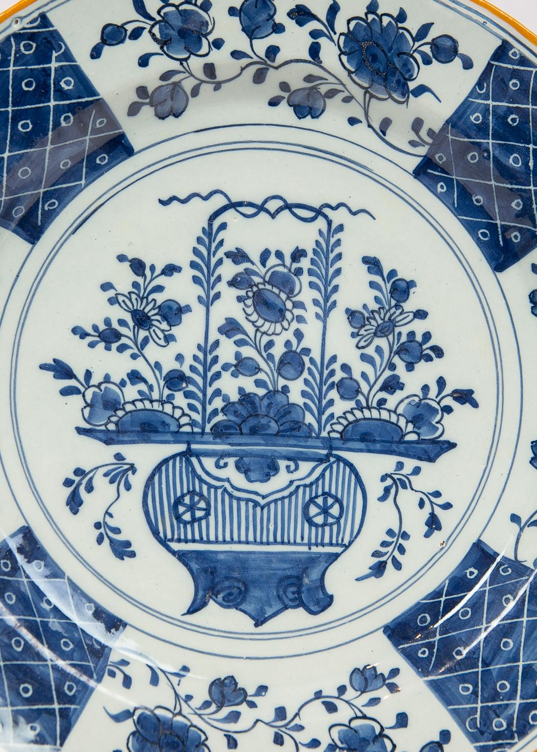 Pareja de antiguos cargadores de Delft azules y blancos fabricados por 