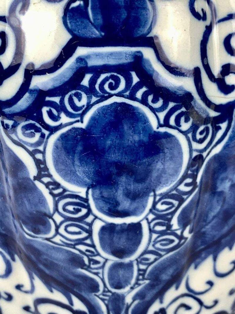 Blaue und weiße Delfter Krüge und Vasen aus dem 18. bis 19. Jahrhundert, antike Gruppen (Delfter Blau)