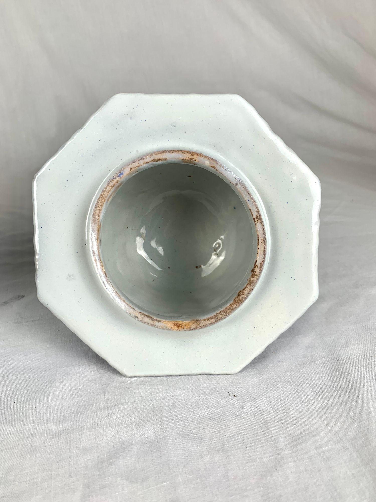 Ancienne jarre Delft bleue et blanche peinte à la main 18ème siècle Pays-Bas Ca. 1780 en vente 3