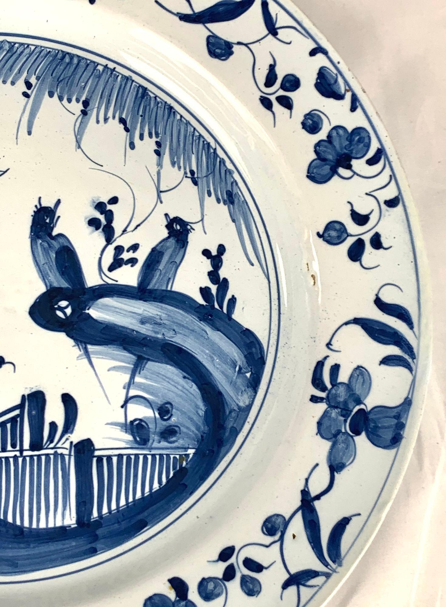 Antique Blue and White English Delft Charger Plate Hand Painted Circa 1760 In Excellent Condition For Sale In Katonah, NY