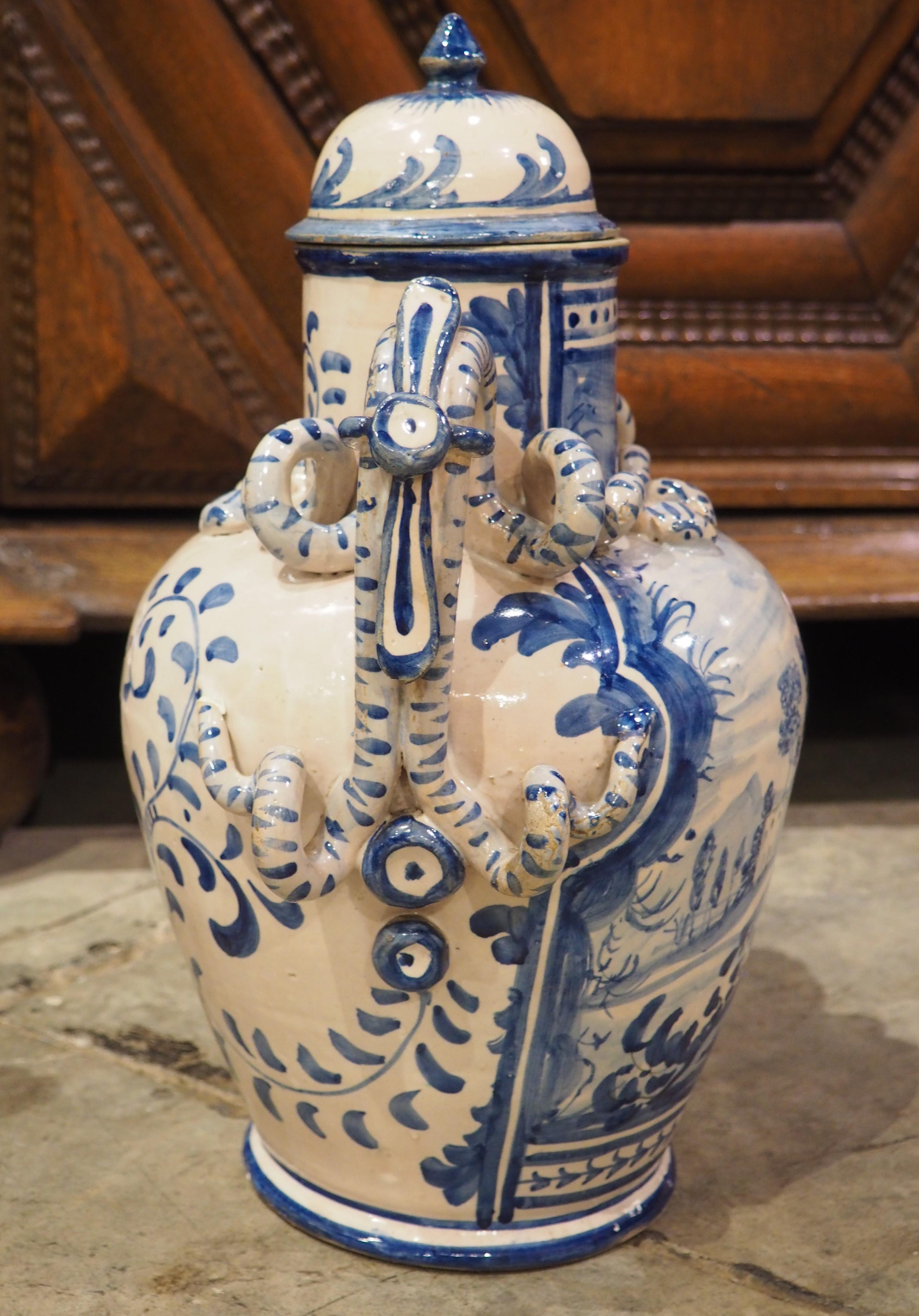 Vases anciens à couvercle bleu et blanc de Savona, Italie, vers 1800 en vente 3