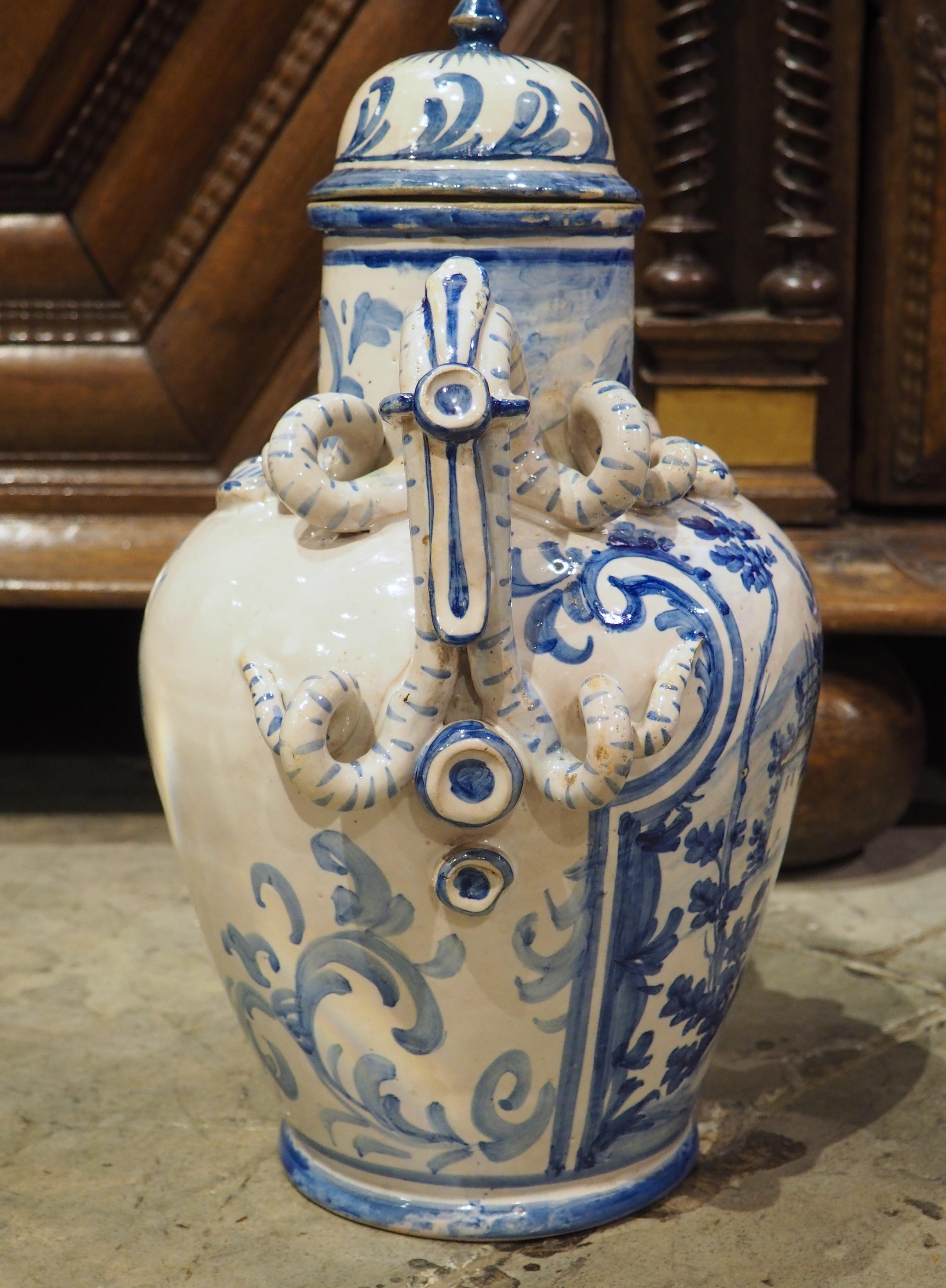 Vases anciens à couvercle bleu et blanc de Savona, Italie, vers 1800 en vente 8