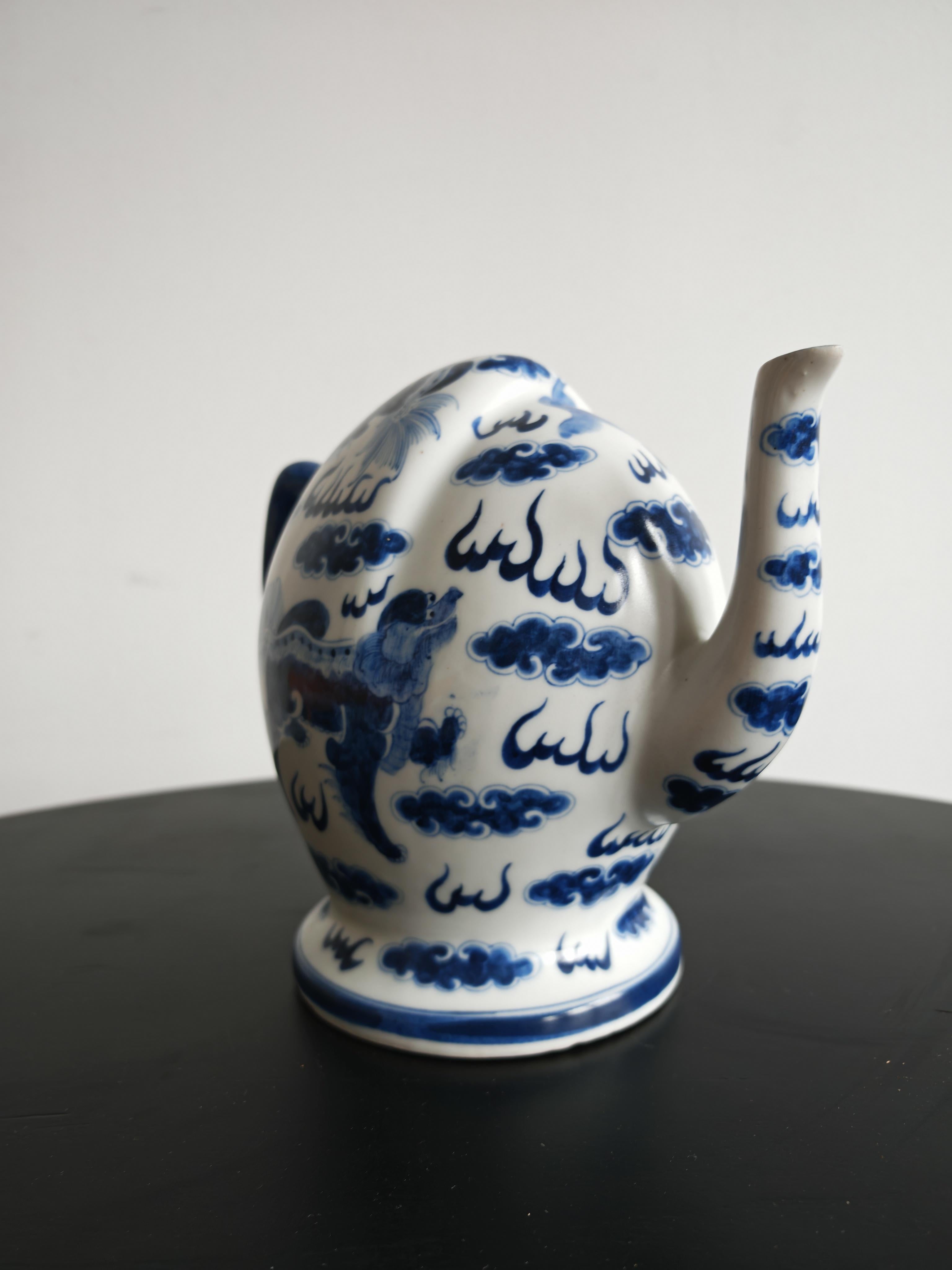 Antike blau-weiße Porzellan-Teekanne 