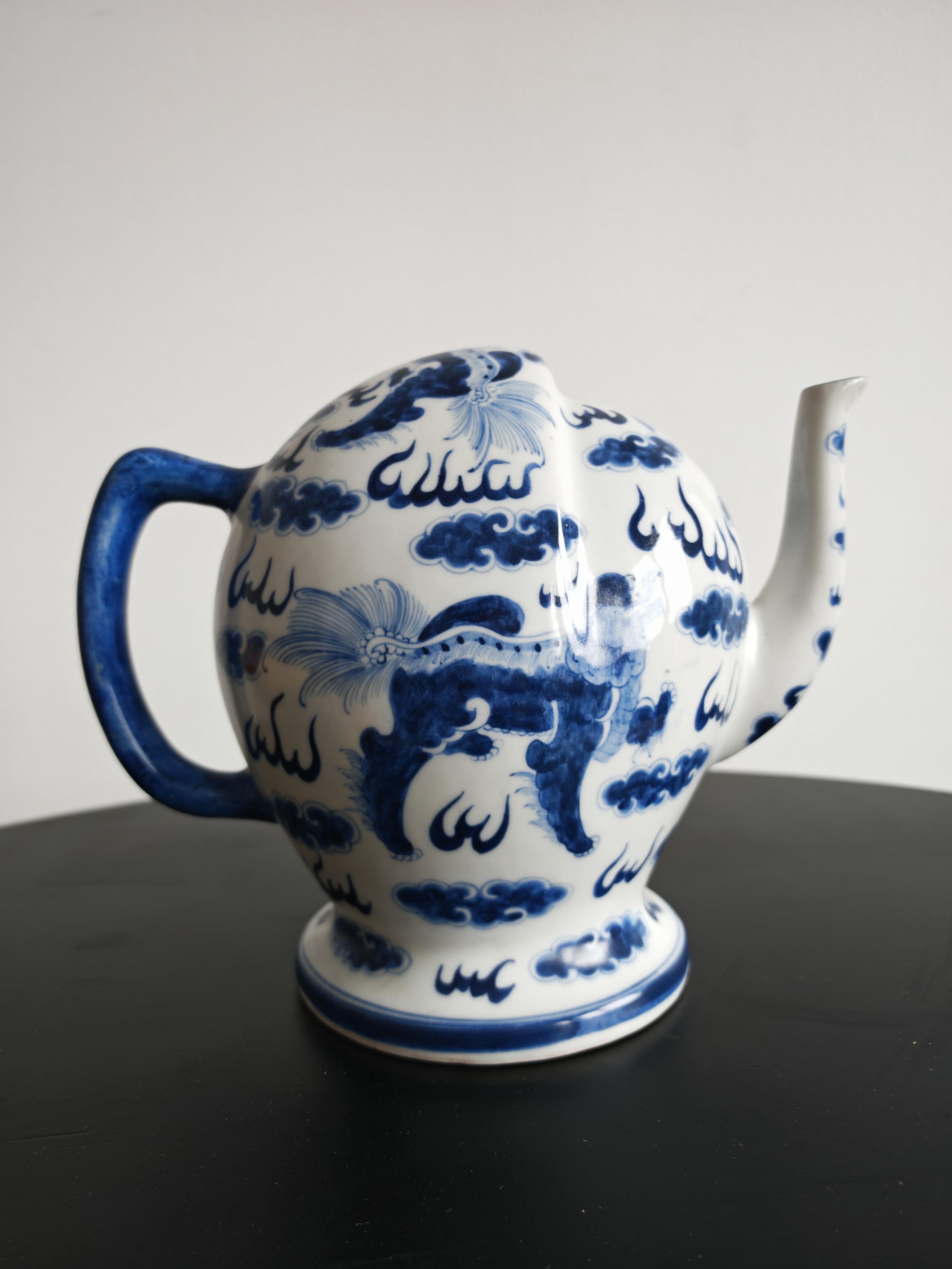 Antike blau-weiße Porzellan-Teekanne 