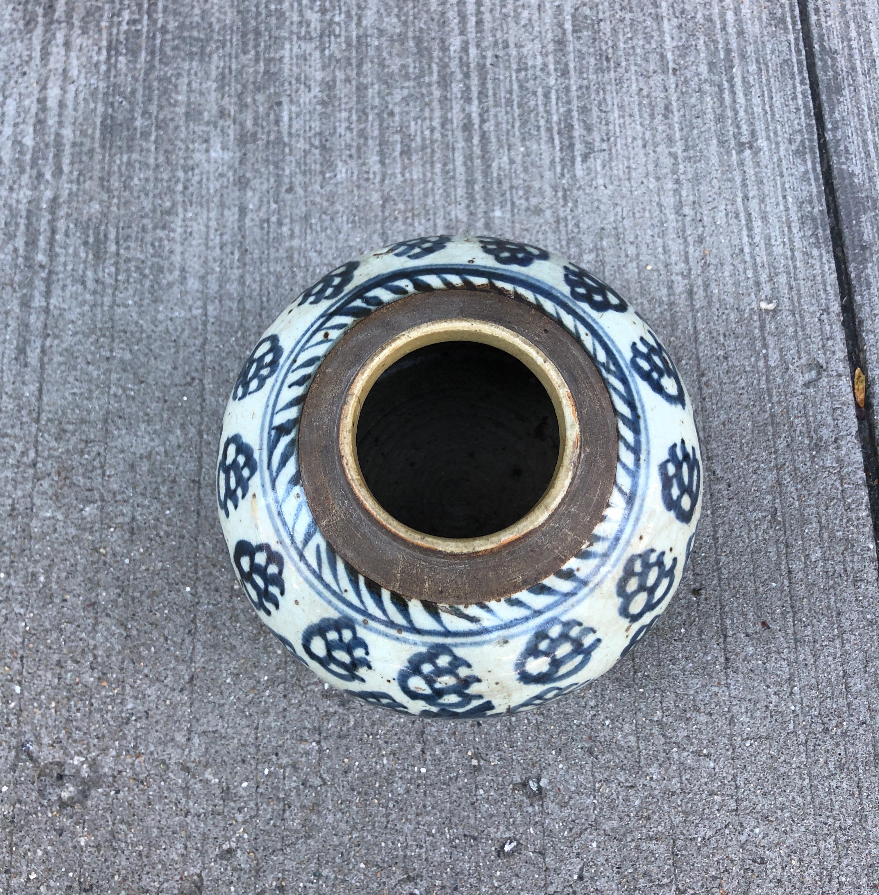 Antique jarre chinoise en porcelaine bleue et blanche en vente 7