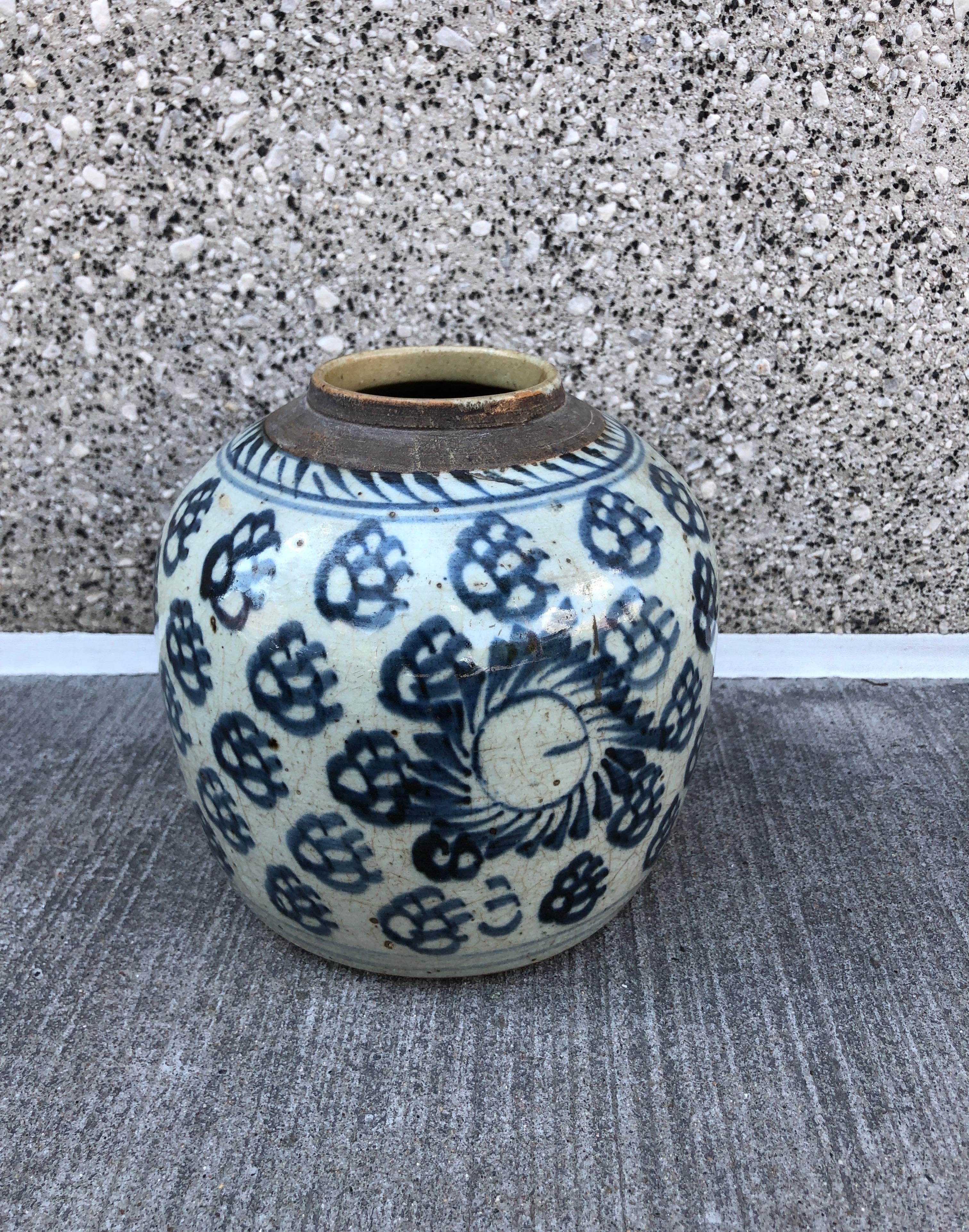 Antique jarre chinoise en porcelaine bleue et blanche en vente 9