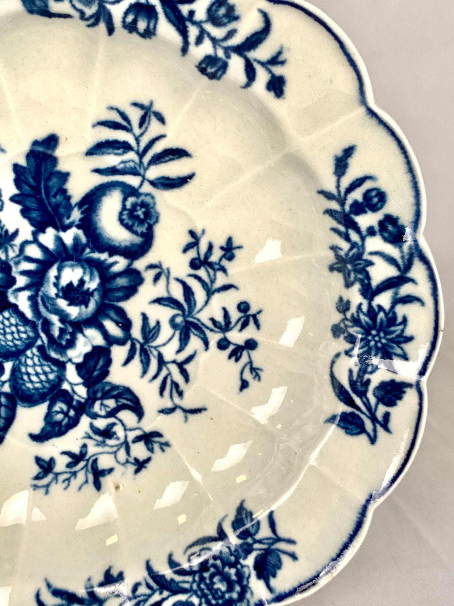 Antico piatto in porcellana bianca e blu di Worcester, Inghilterra, 18° secolo C.C. 1785 in vendita 1