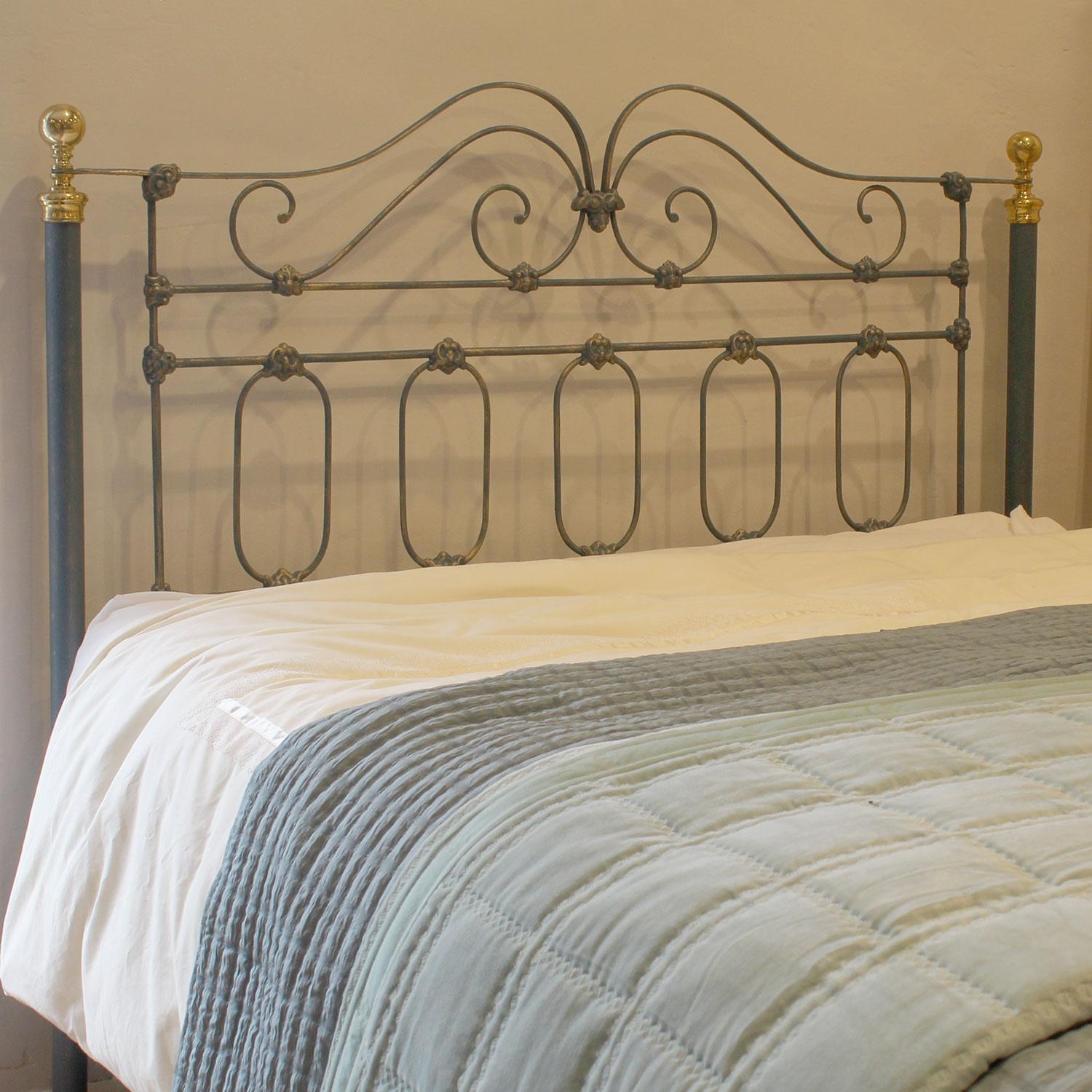 Antique Blue Cast Iron Platform Bed MK300 In Good Condition For Sale In Wrexham, GB