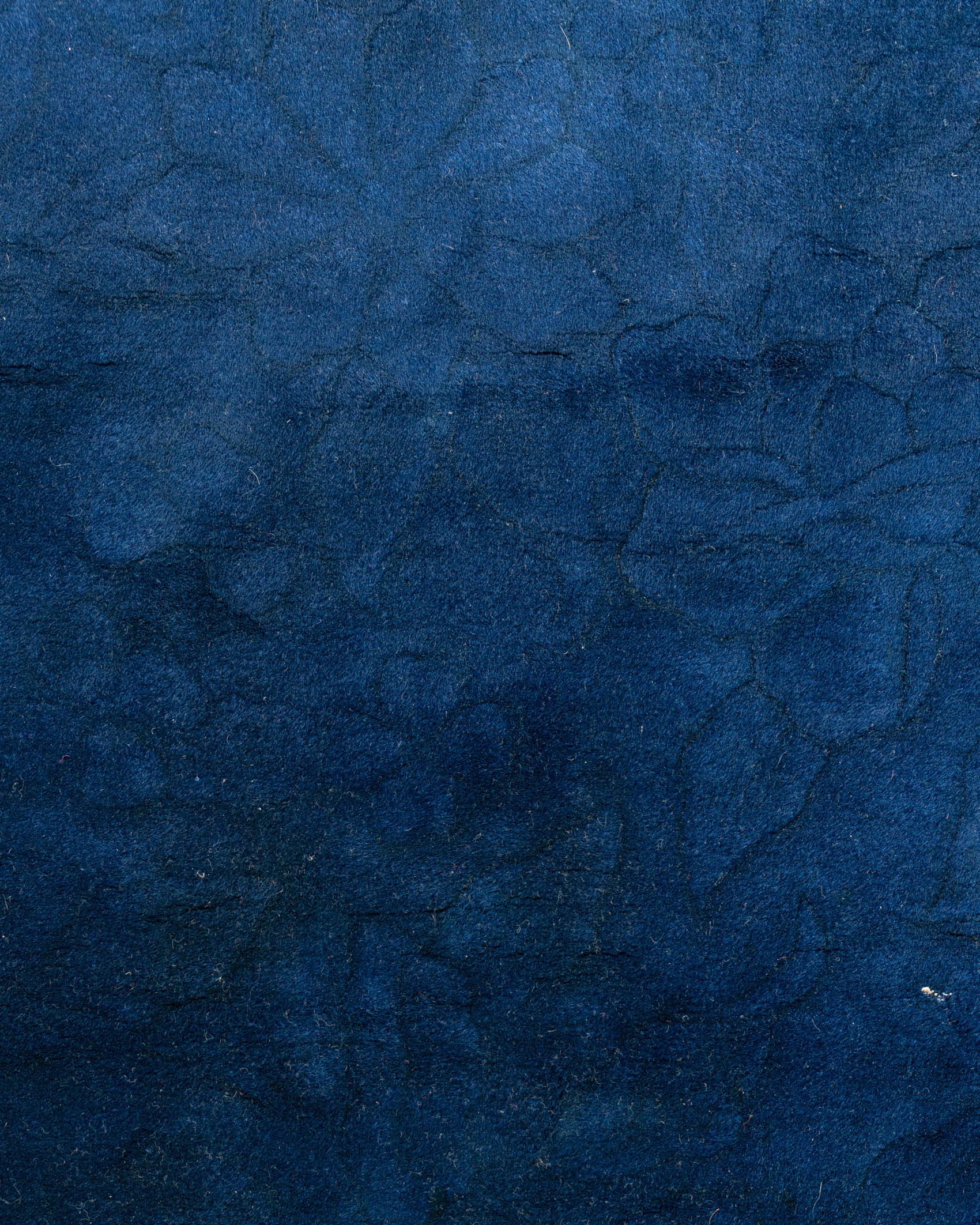 Antiker blauer chinesischer Art-Déco-Teppich  12'x19'3 im Zustand „Gut“ im Angebot in New York, NY