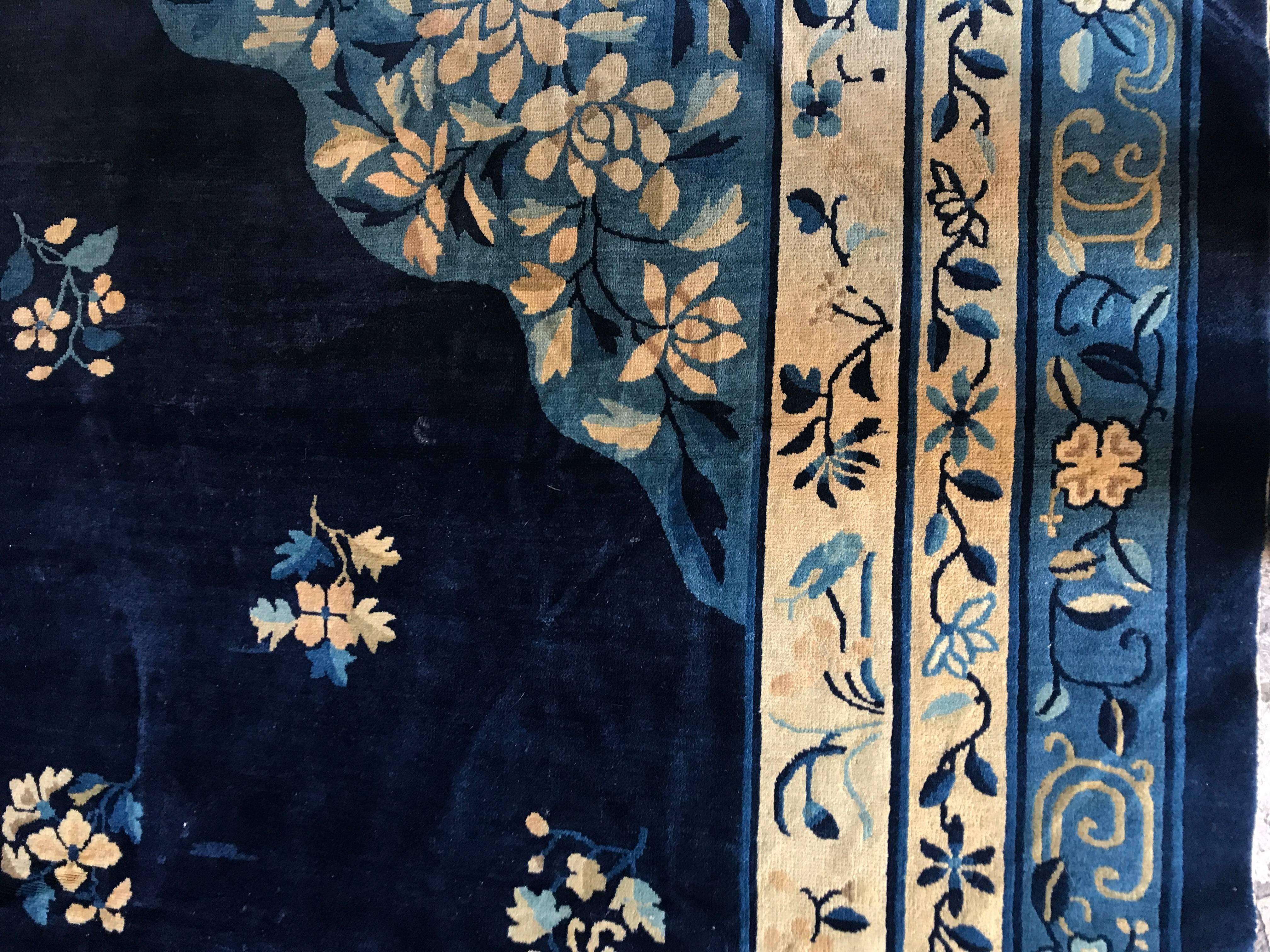 Antique Blue Chinese Peking Rug, 1920 In Good Condition For Sale In Rome, IT