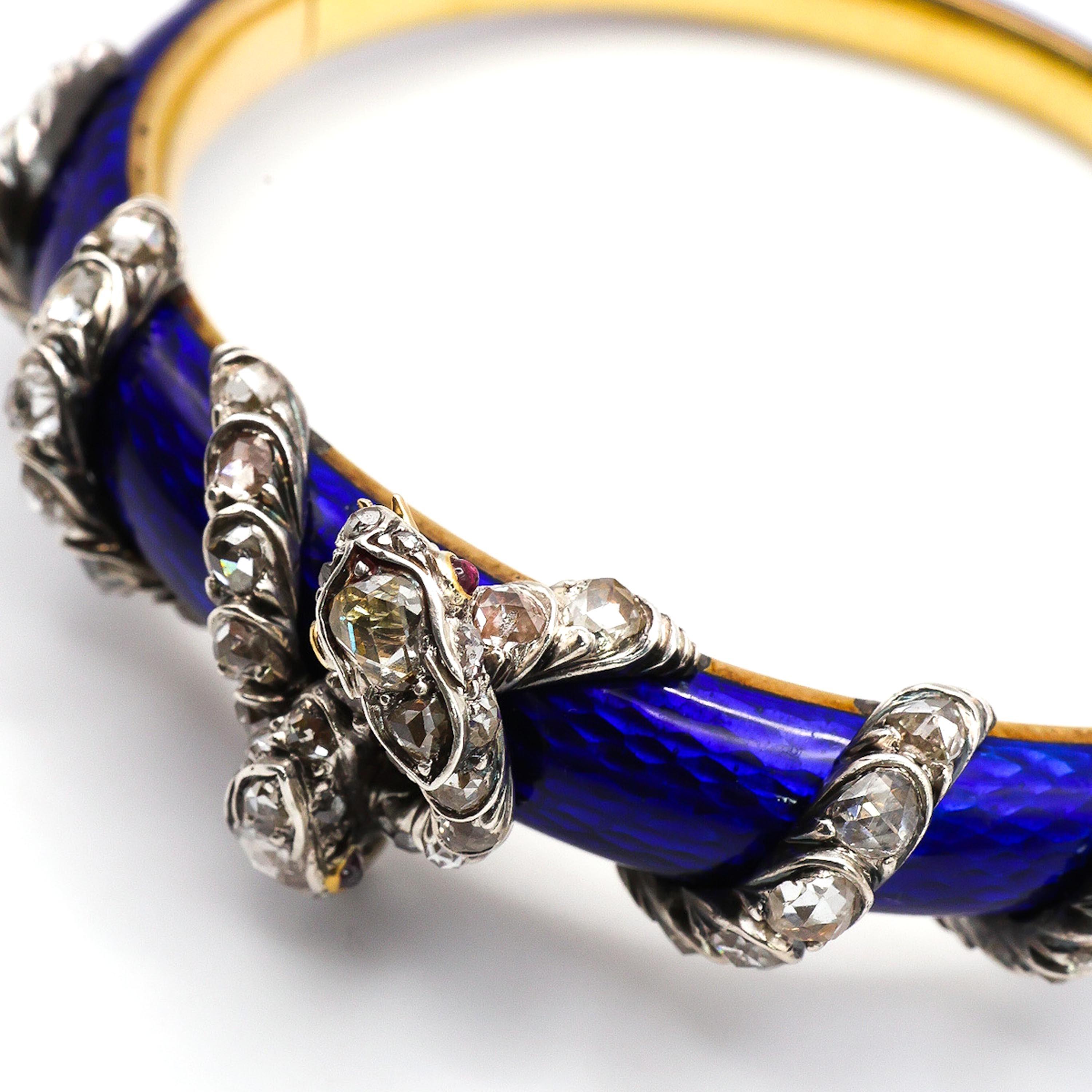 Victorien Bracelet serpent ancien en émail bleu, diamant, rubis et or, Circa 1850 en vente