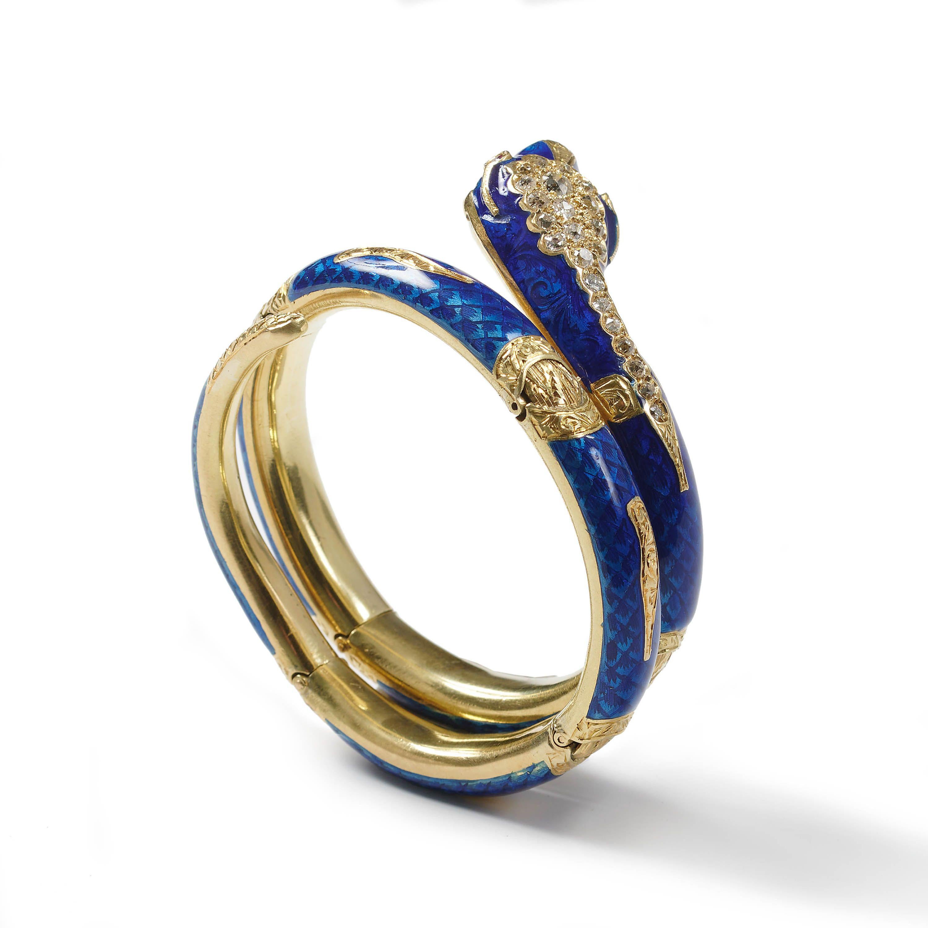 Brazalete antiguo de esmalte azul, diamantes, rubíes y serpiente de oro, circa 1860 en Bueno estado para la venta en London, GB