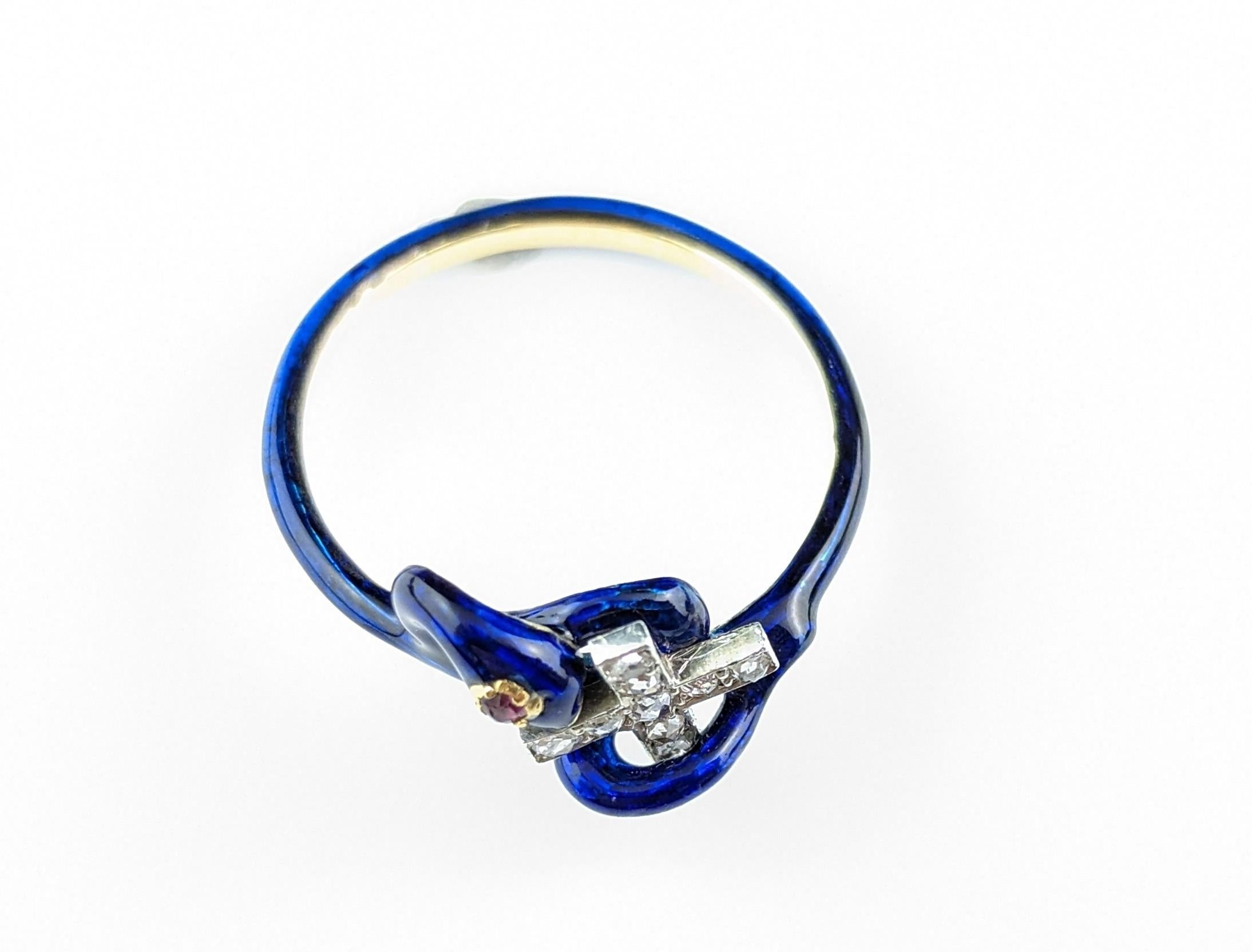 Bague russe ancienne en forme de serpent en émail bleu, croix en diamants et rubis, or 14 carats  en vente 4