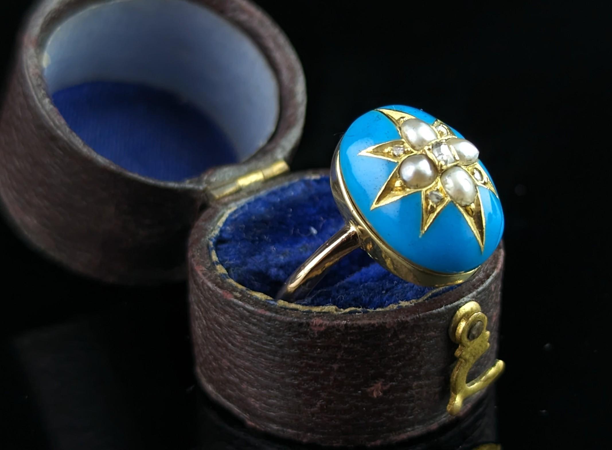 Taille rose Bague étoile ancienne en émail bleu, diamant et perle, or 18 carats  en vente
