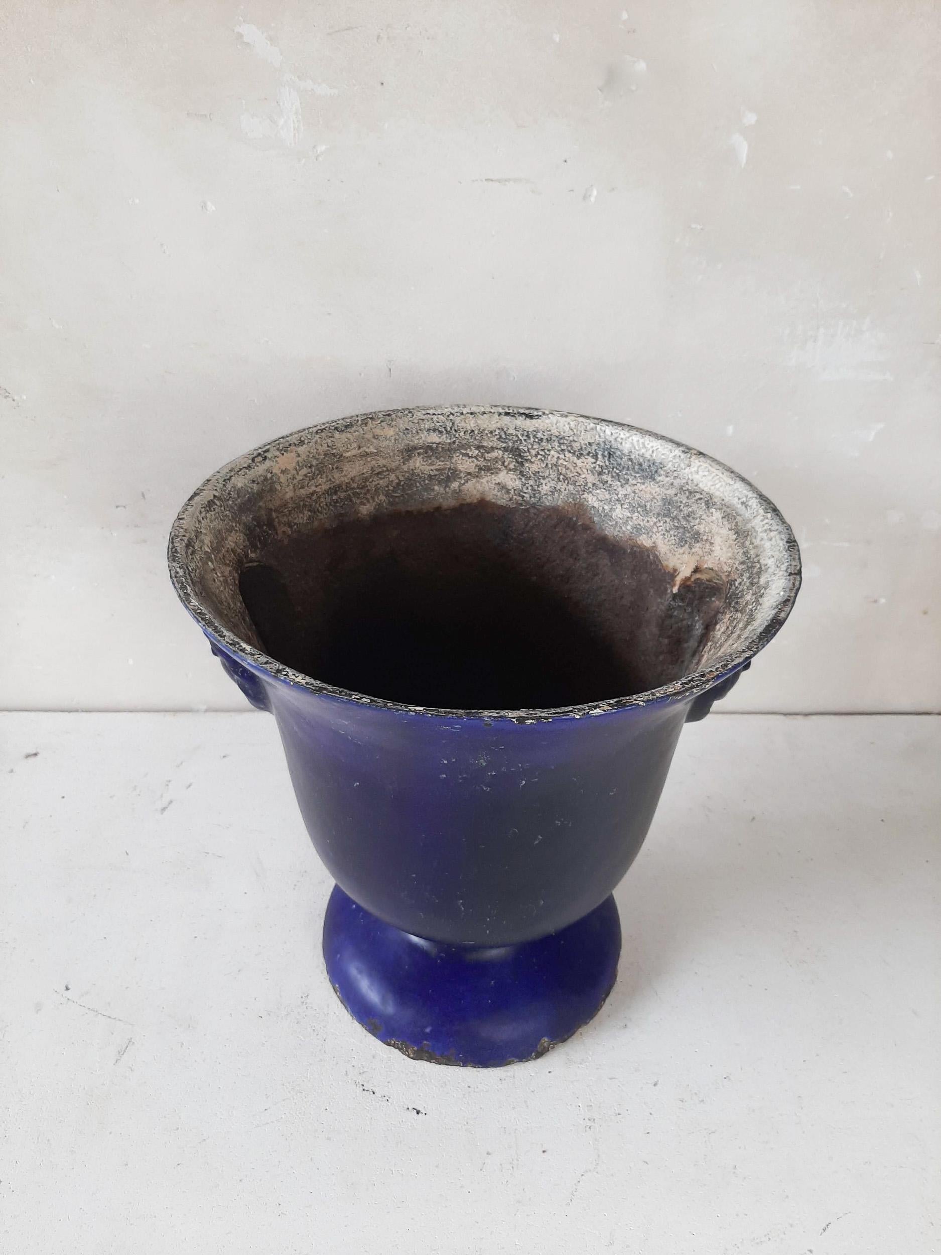 Moulage Ancien vase en céramique émaillée bleue Paris en Cie en vente