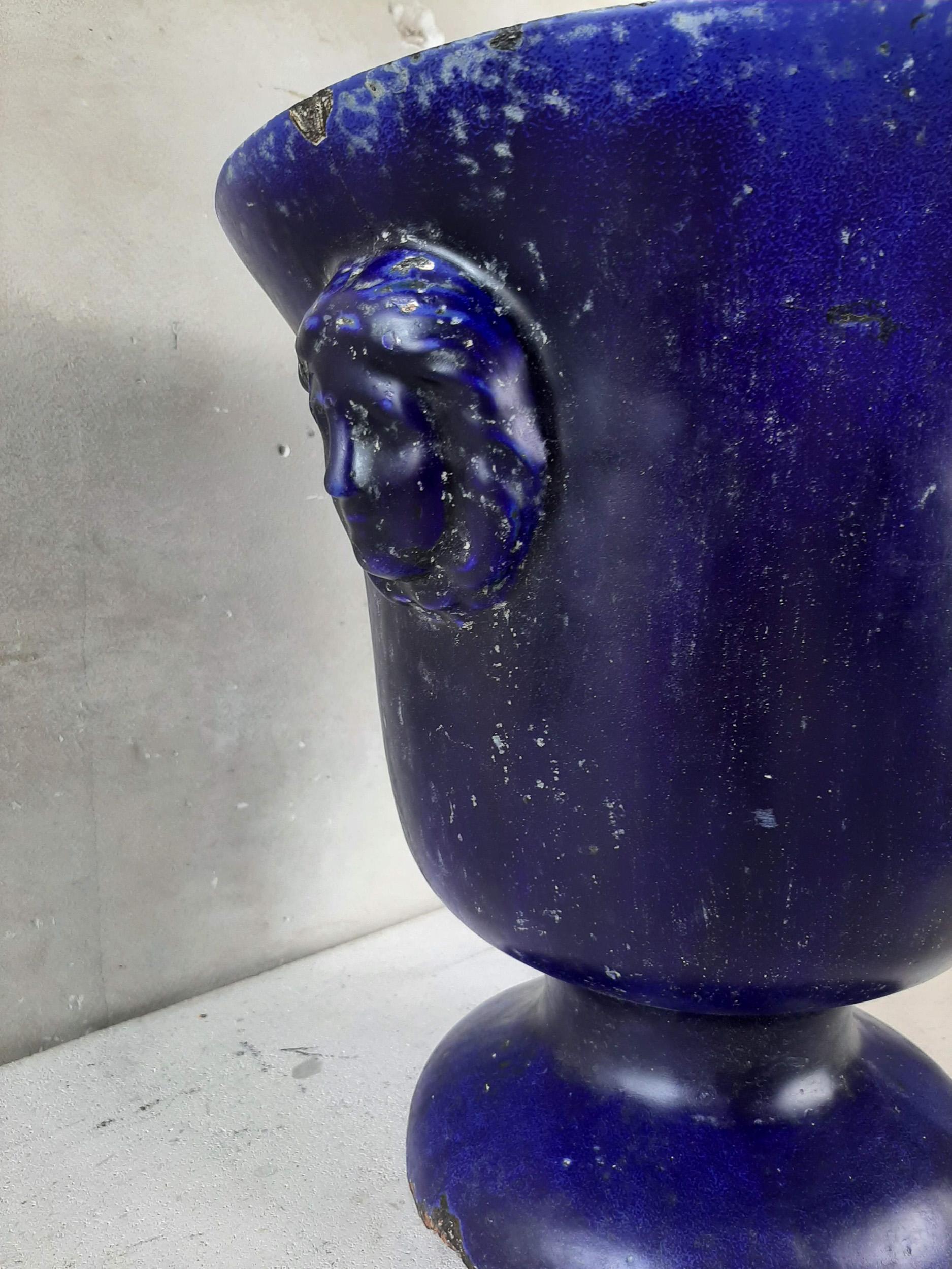 Ancien vase en céramique émaillée bleue Paris en Cie Bon état - En vente à Baambrugge, NL