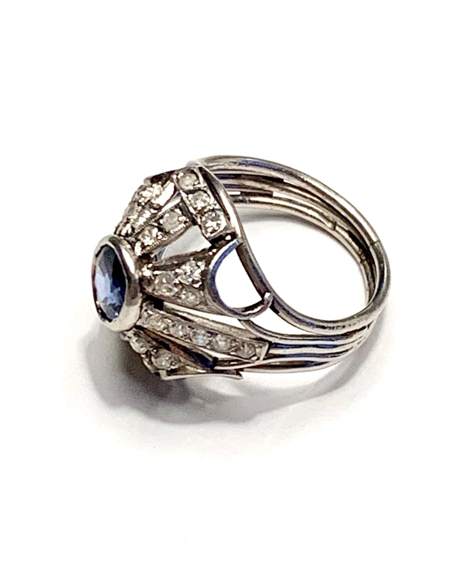 Antique Blue Faceted Sapphire and Diamond Platinum Ring For Sale 4