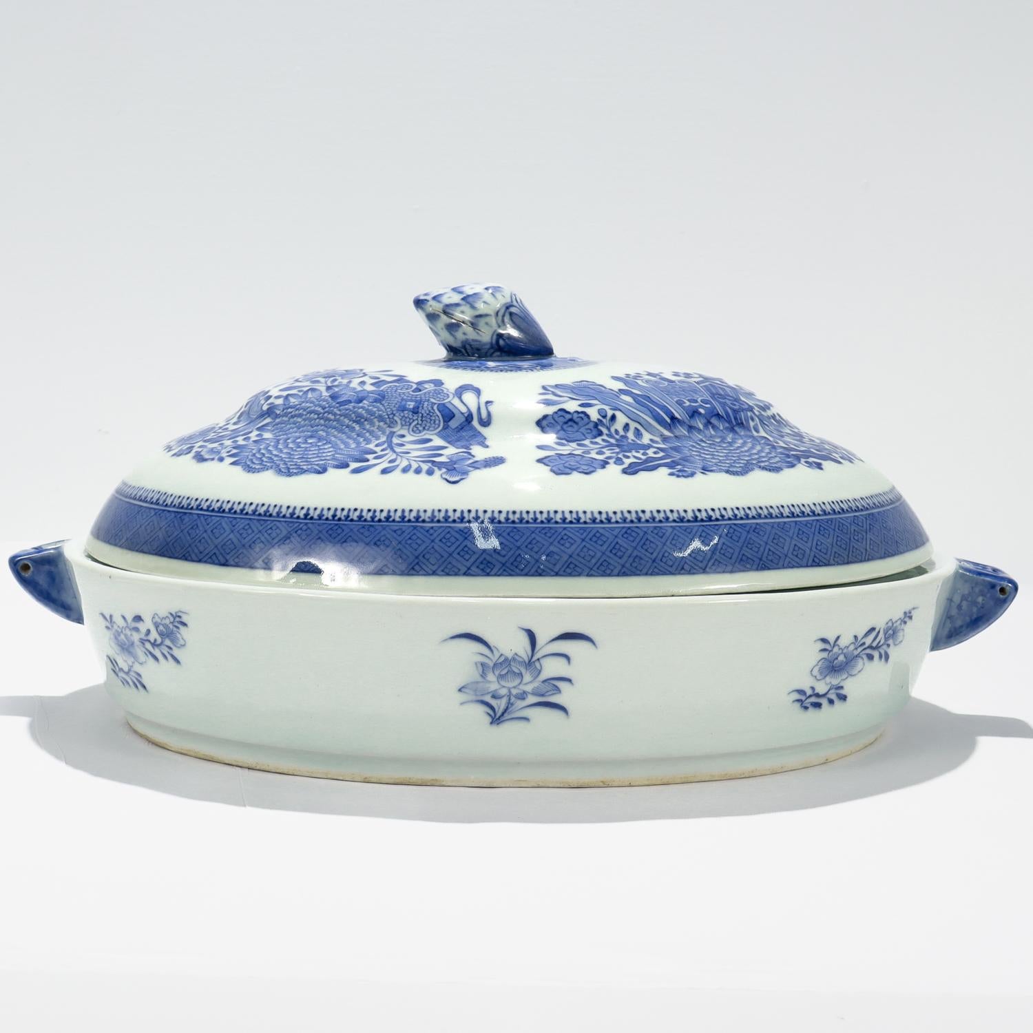 Antique Blue Fitzhugh Pattern Chinese Export Porcelain Tray Warmer & Cover For Sale 2