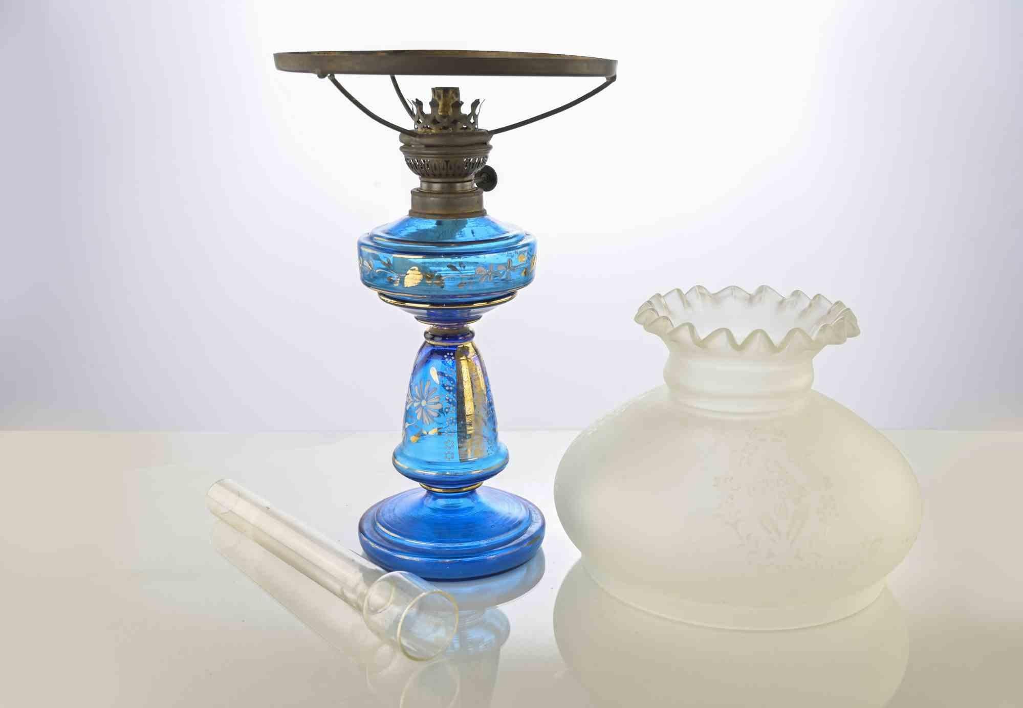 Inconnu Ancienne lampe à pétrole en verre bleu, début du 20e siècle en vente