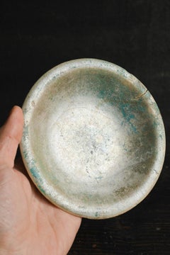 Antico piatto d'argento smaltato di blu / dal XII al XIV secolo / intorno all'Iran