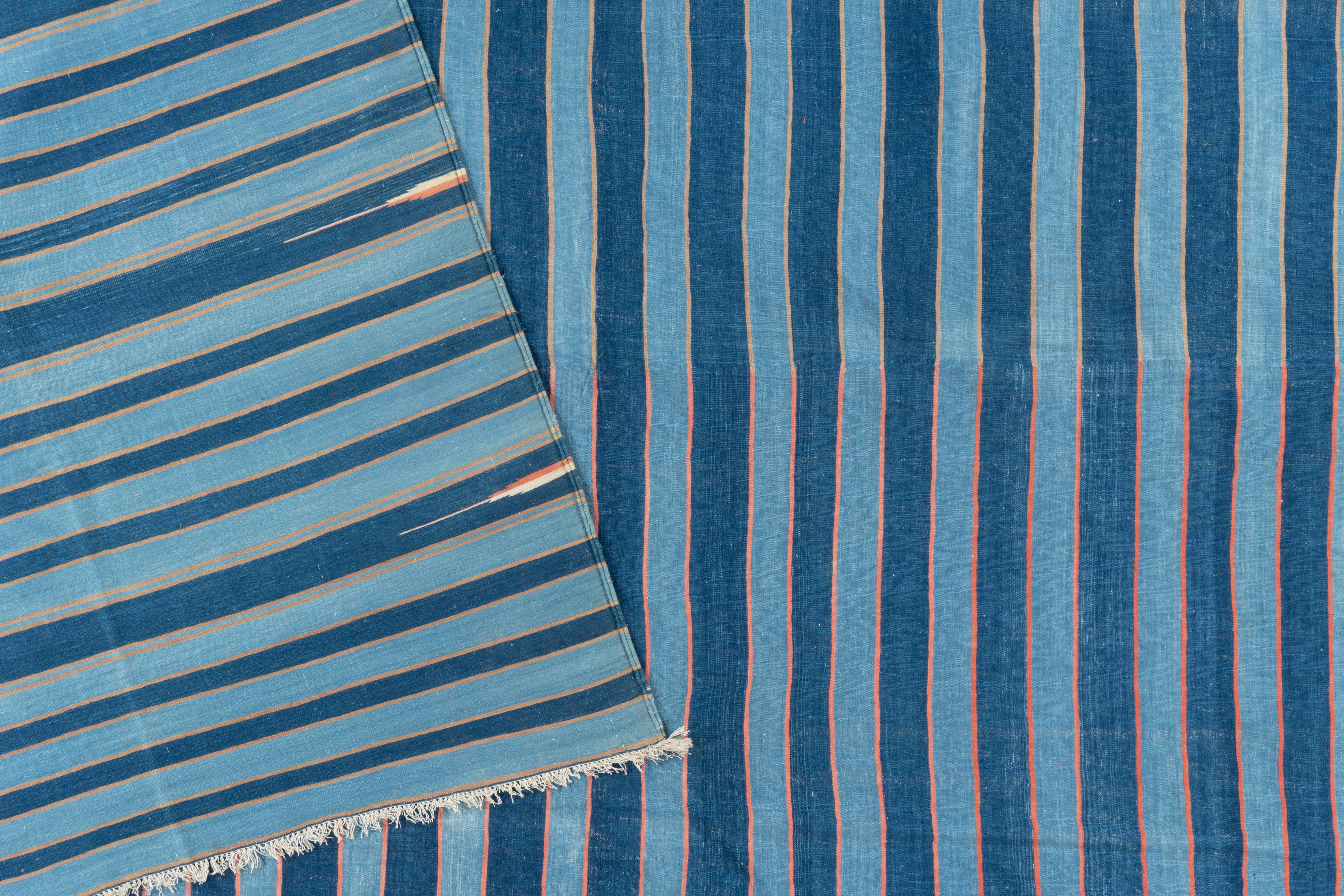 Indiano Tappeto Dhurrie indiano blu antico 11'6 X 22' in vendita