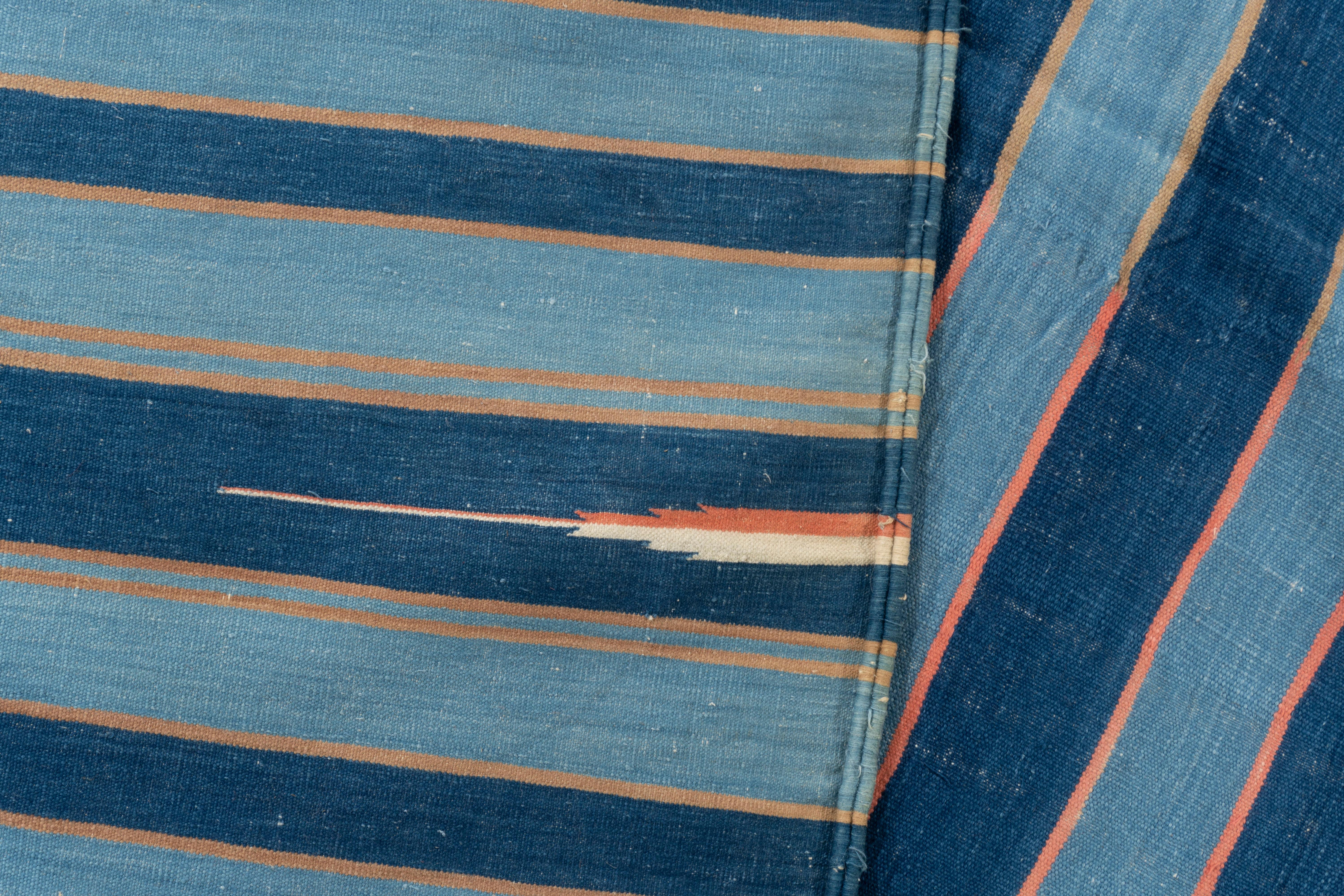 Lana Tappeto Dhurrie indiano blu antico 11'6 X 22' in vendita