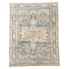 Tapis Heriz bleu antique et ivoire