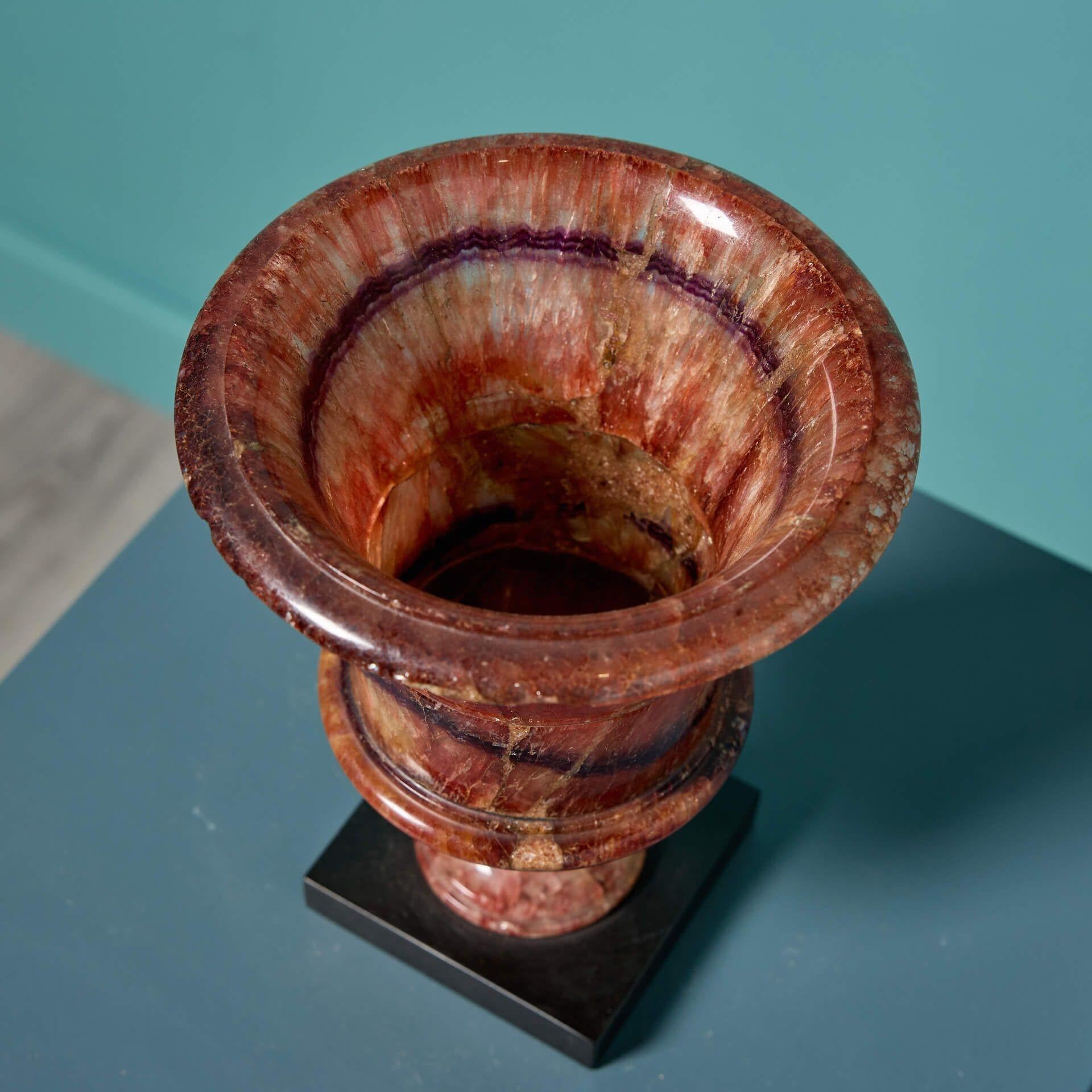 Inglese Vaso antico blu di John Campana in vendita