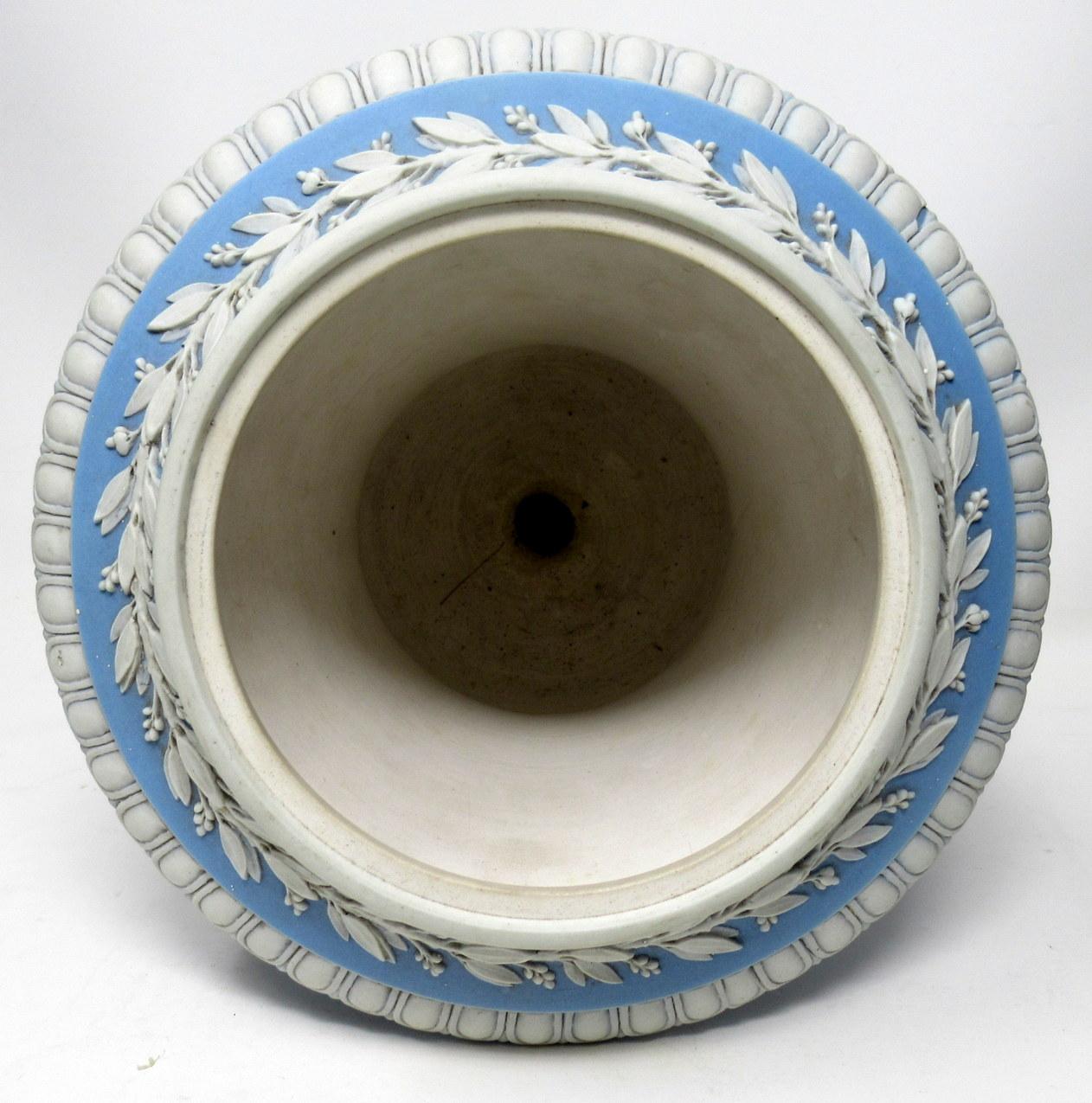 19th Century Antique Blue Josiah Wedgewood Jasperware Urn Vase Mythological Scene, 1890-1908