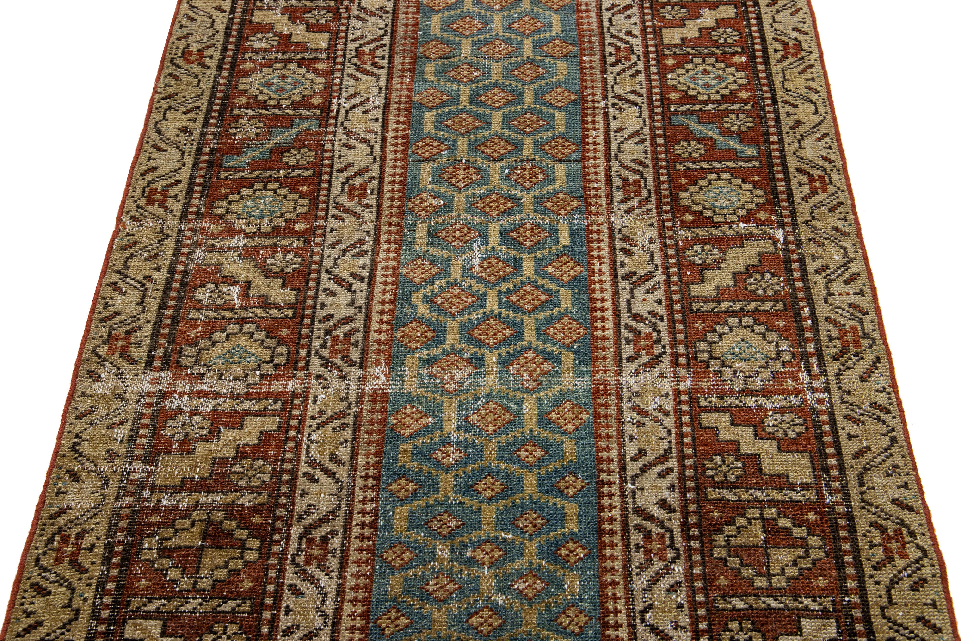 Antiker blauer Malayer handgefertigter Woll-Läufer mit Allover-Design im Zustand „Starke Gebrauchsspuren“ im Angebot in Norwalk, CT