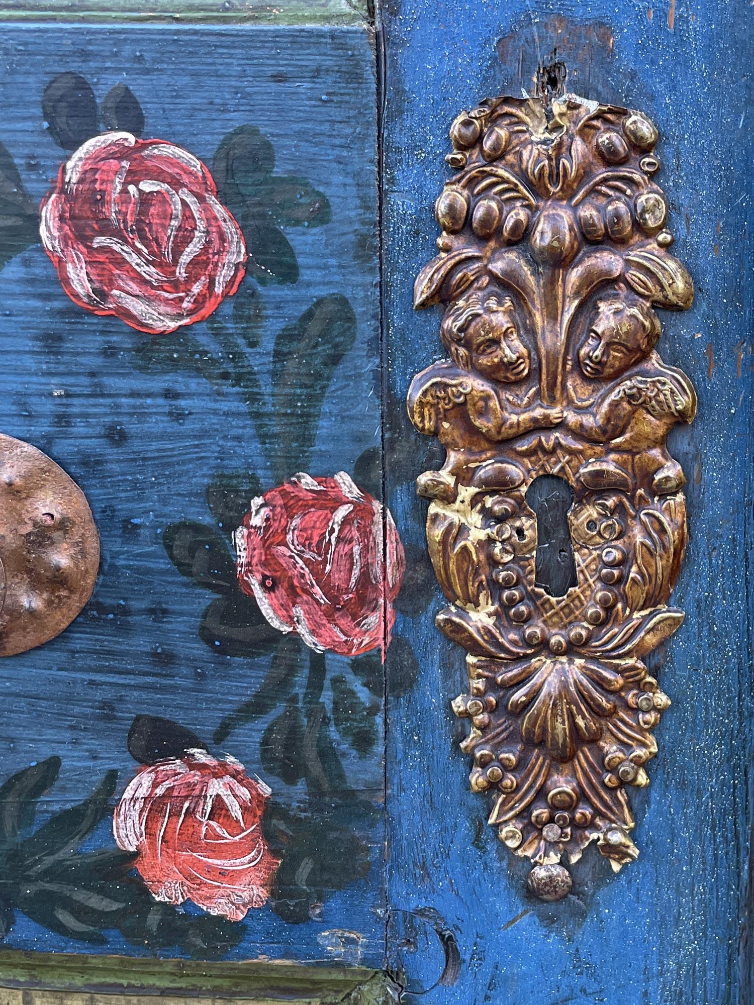 Antiker blau bemalter Schrank aus dem Jahr 1850 im Angebot 6
