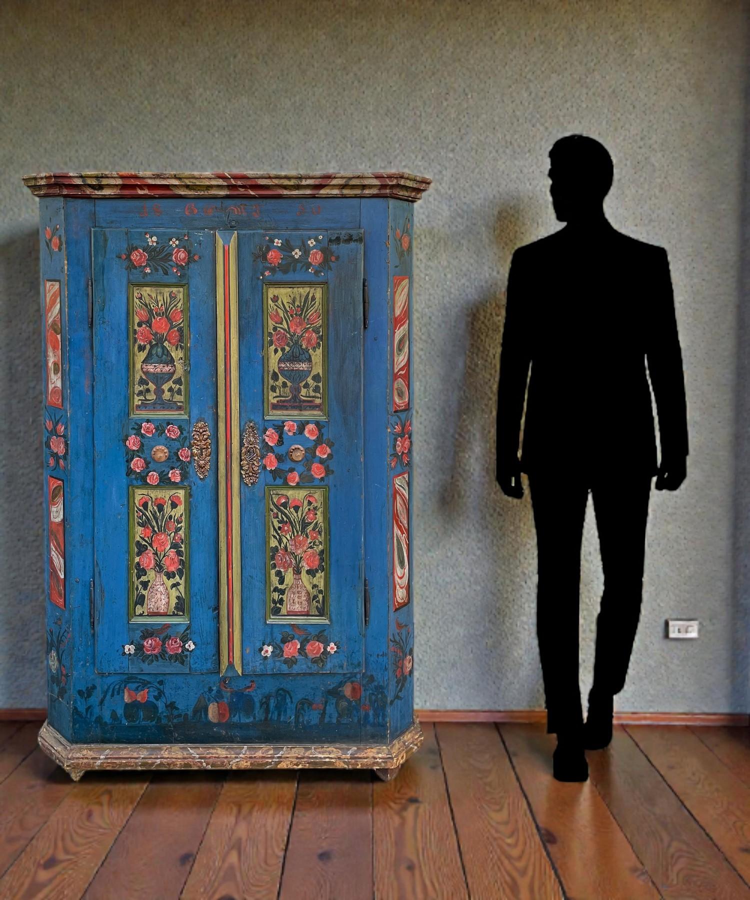 Antiker blau bemalter Schrank aus dem Jahr 1850 im Angebot 10