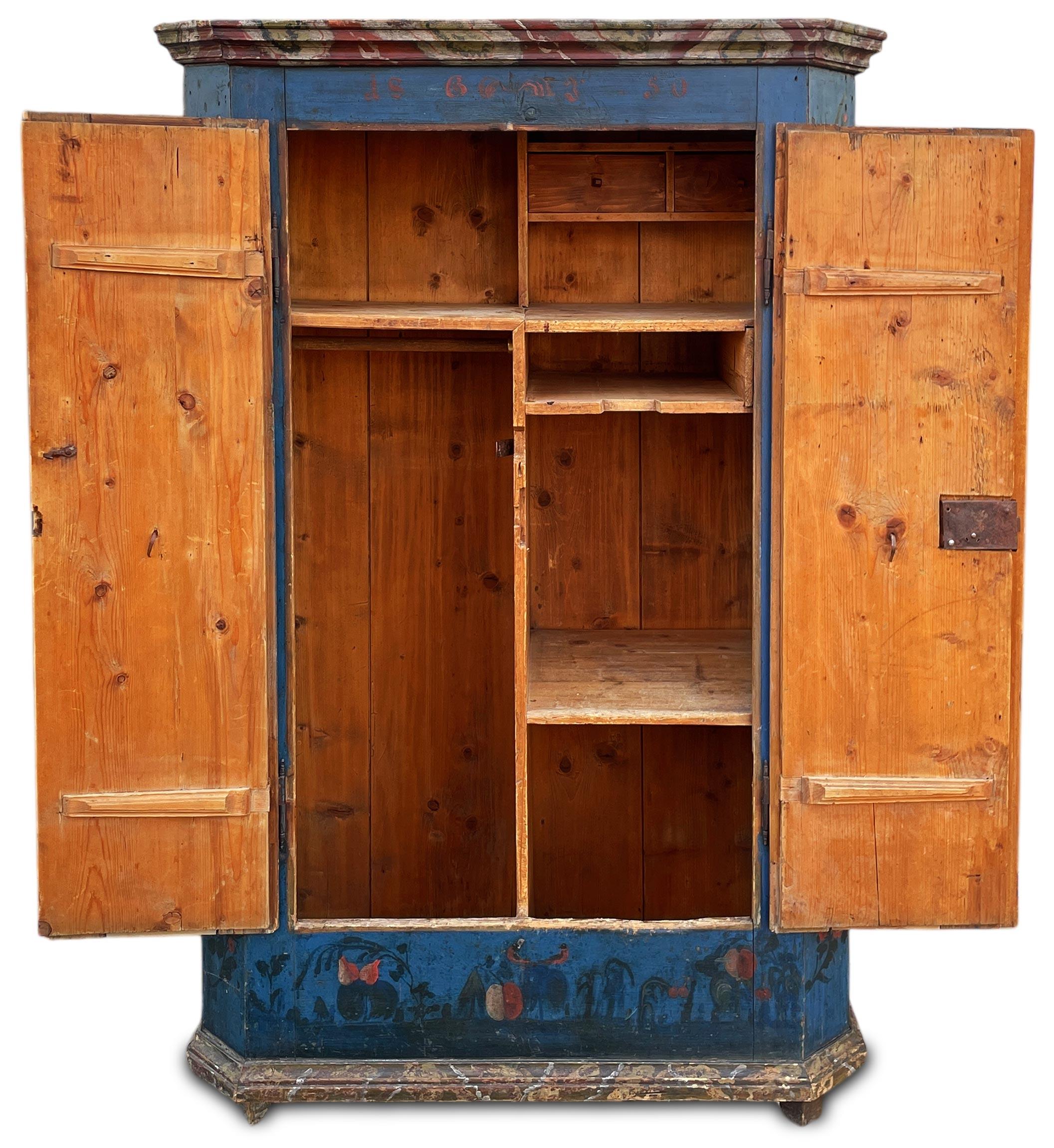 Antiker blau bemalter Schrank aus dem Jahr 1850 (Gemalt) im Angebot