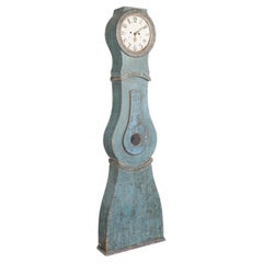 Antiquité - Horloge grand-père suédoise Mora antiques peintes en bleu, vers 1820-1840