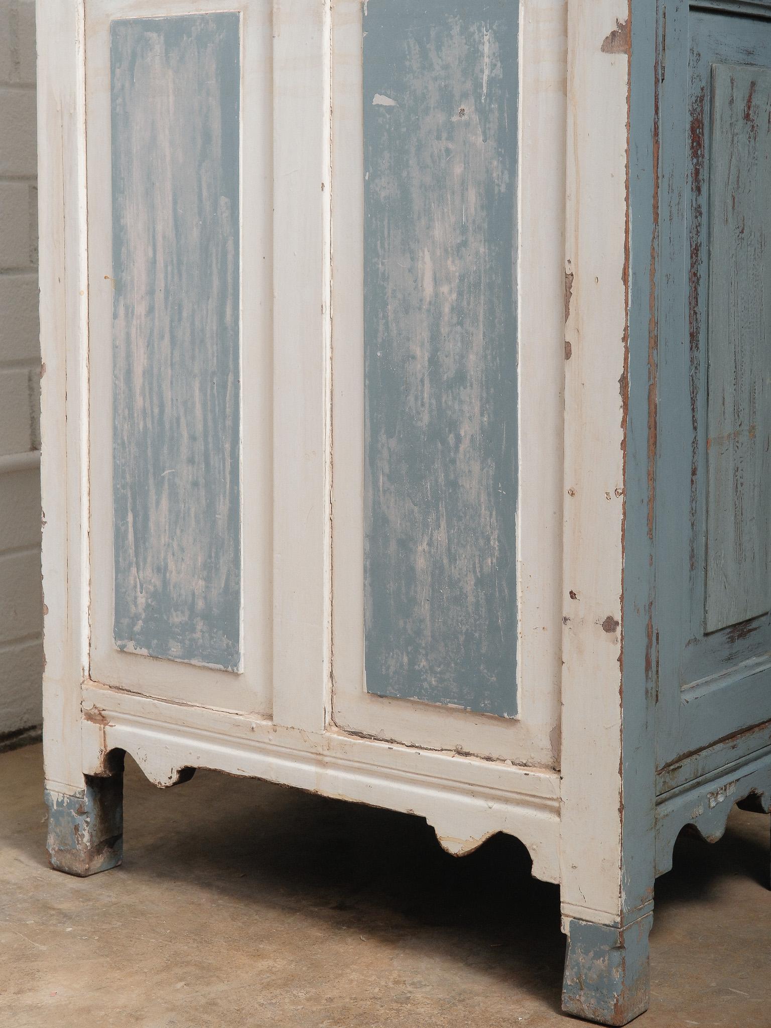 Antico bancone in legno dipinto di blu con mobile espositivo e portaoggetti In condizioni buone in vendita a High Point, NC
