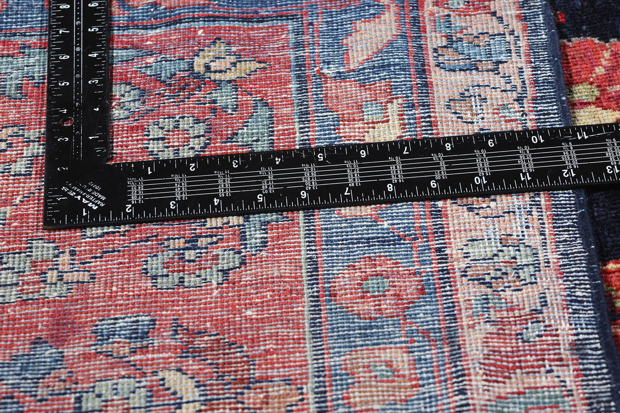 Tapis Sarouk bleu persan à fleurs anciennes, 12'05 x 18'07 Bon état - En vente à Dallas, TX