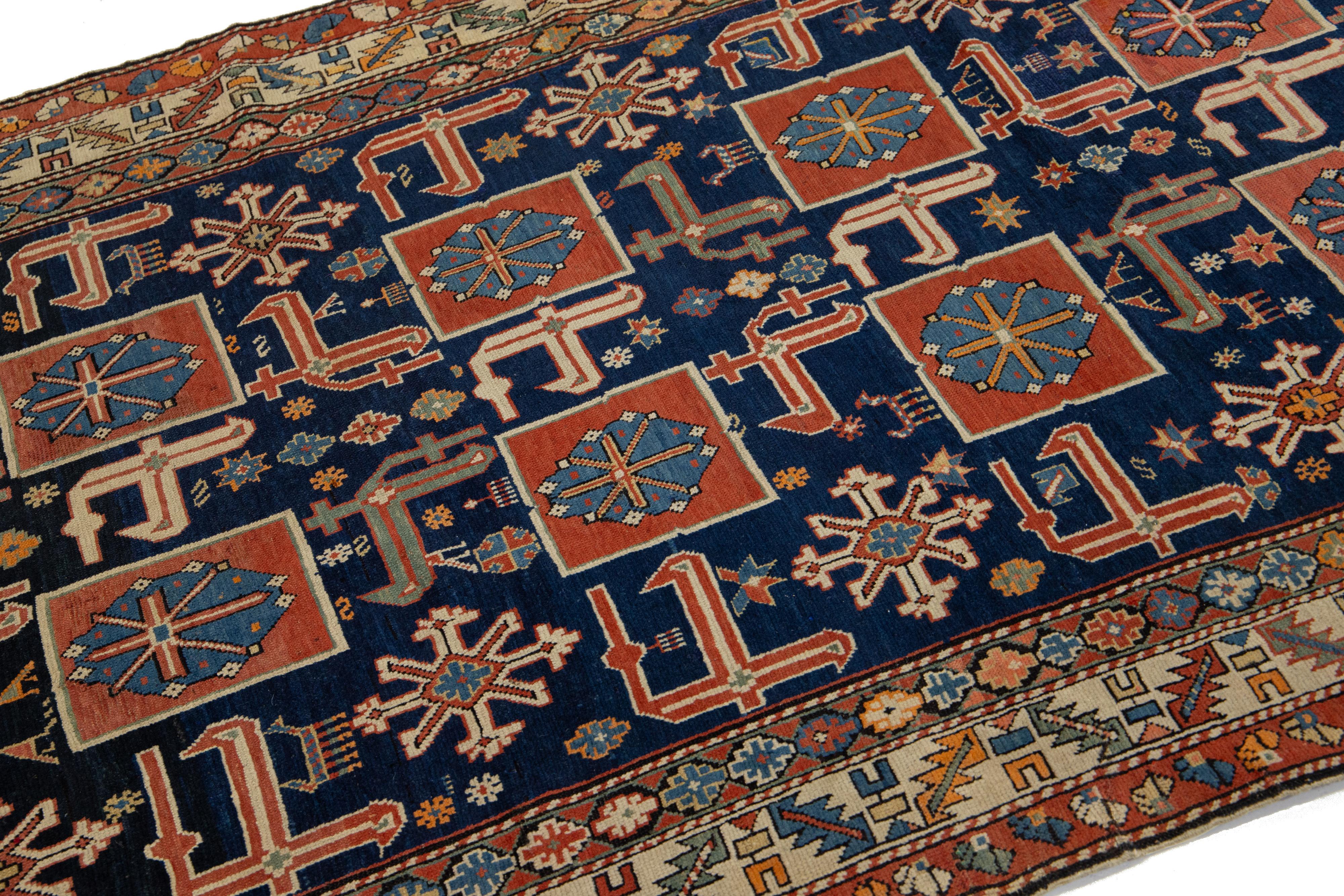 Antiker blauer persischer Shirvan-Wollteppich aus Persien, handgefertigt mit geometrischem Design (Persisch) im Angebot