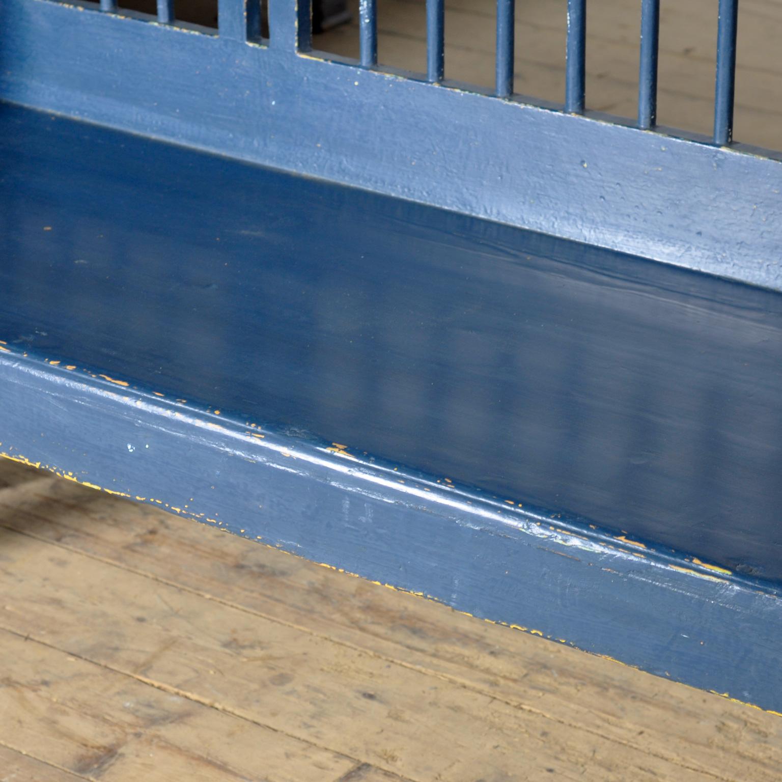 Banc ancien en pin bleu, années 1900 en vente 1