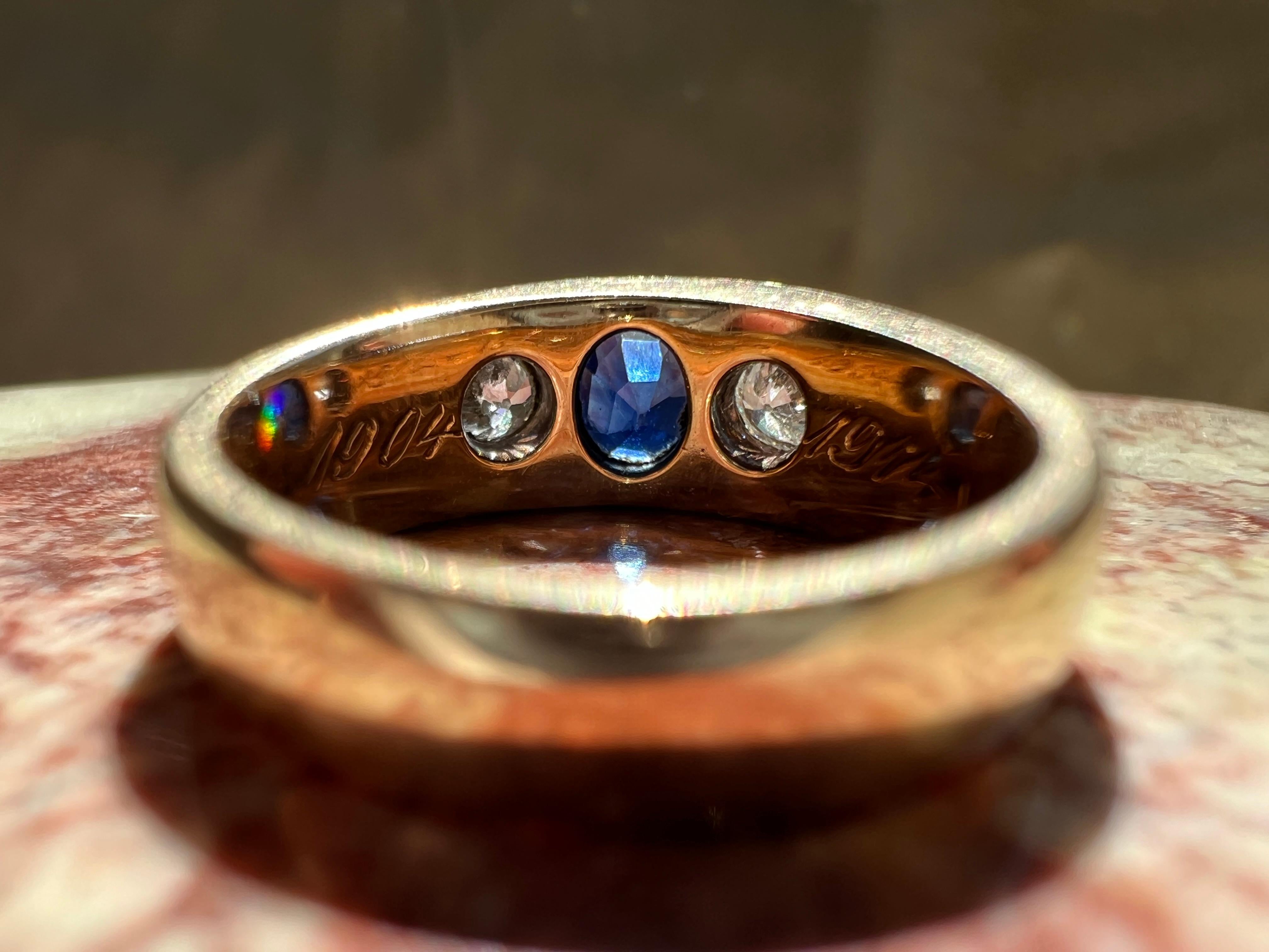 Antique Blue Sapphire, Old European Cut Diamond & 14k Gold Gypsy Ring In Good Condition In Amsterdam, NL