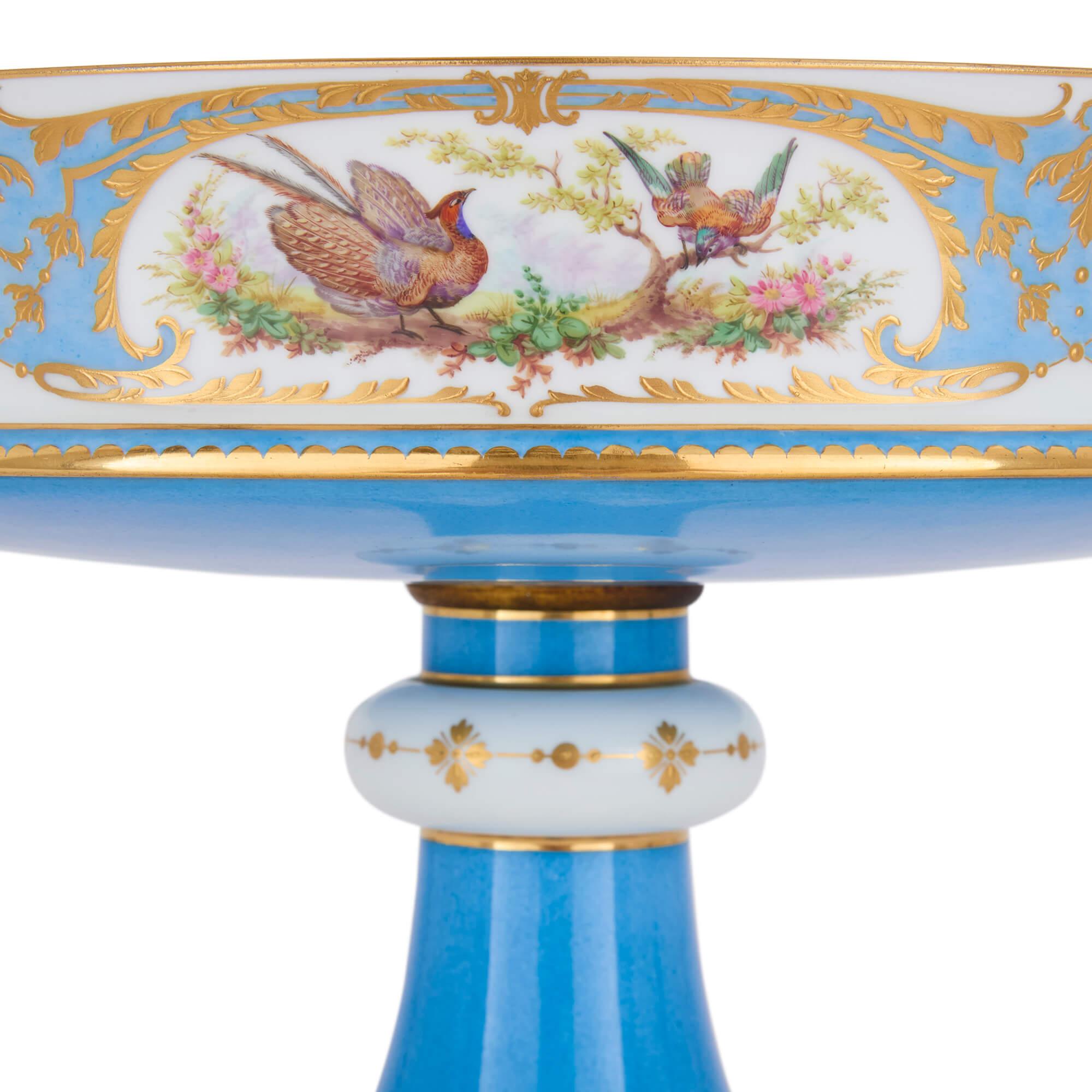 Centro de mesa de porcelana azul antiguo de Sèvres Dorado en venta