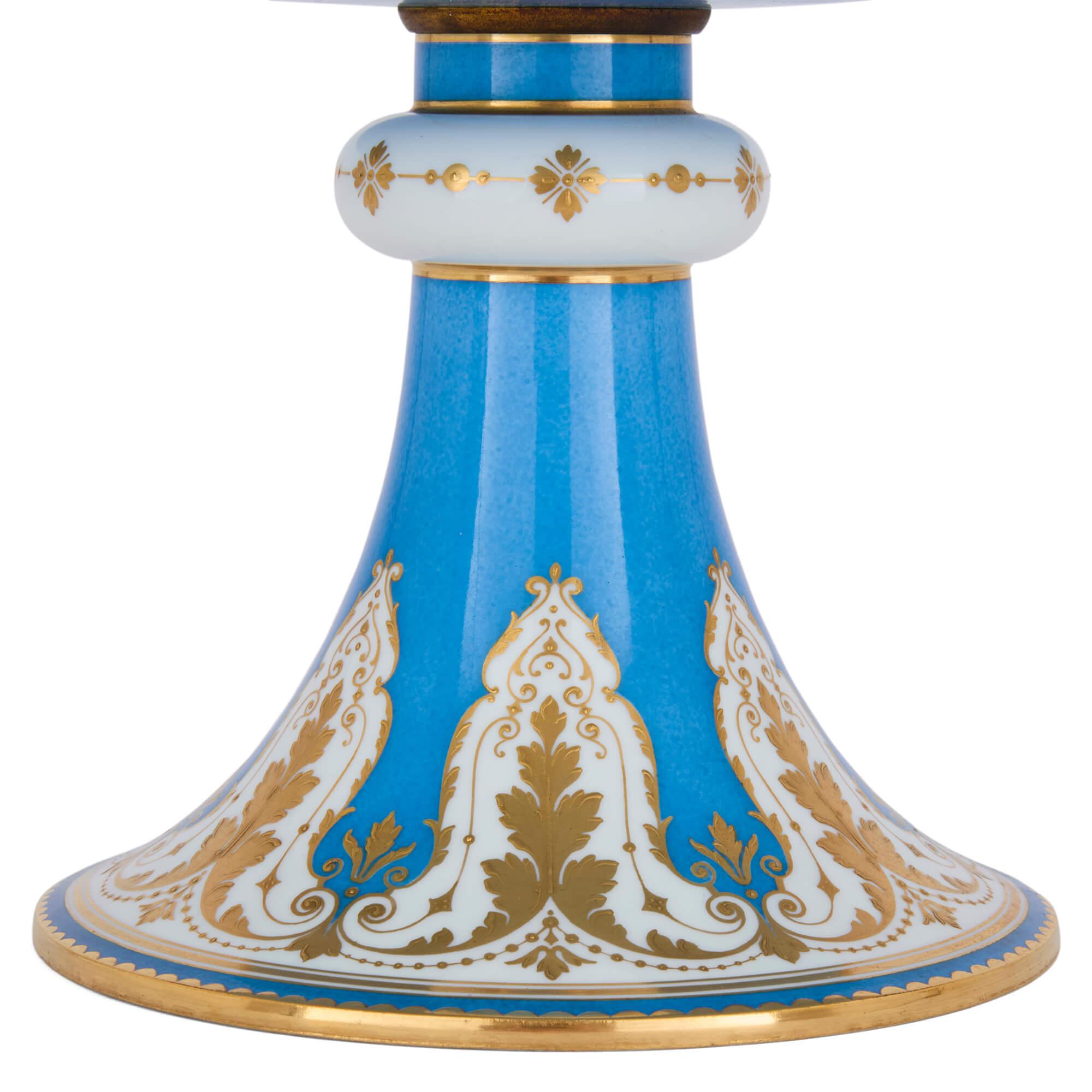 Centro de mesa de porcelana azul antiguo de Sèvres en Bueno estado para la venta en London, GB